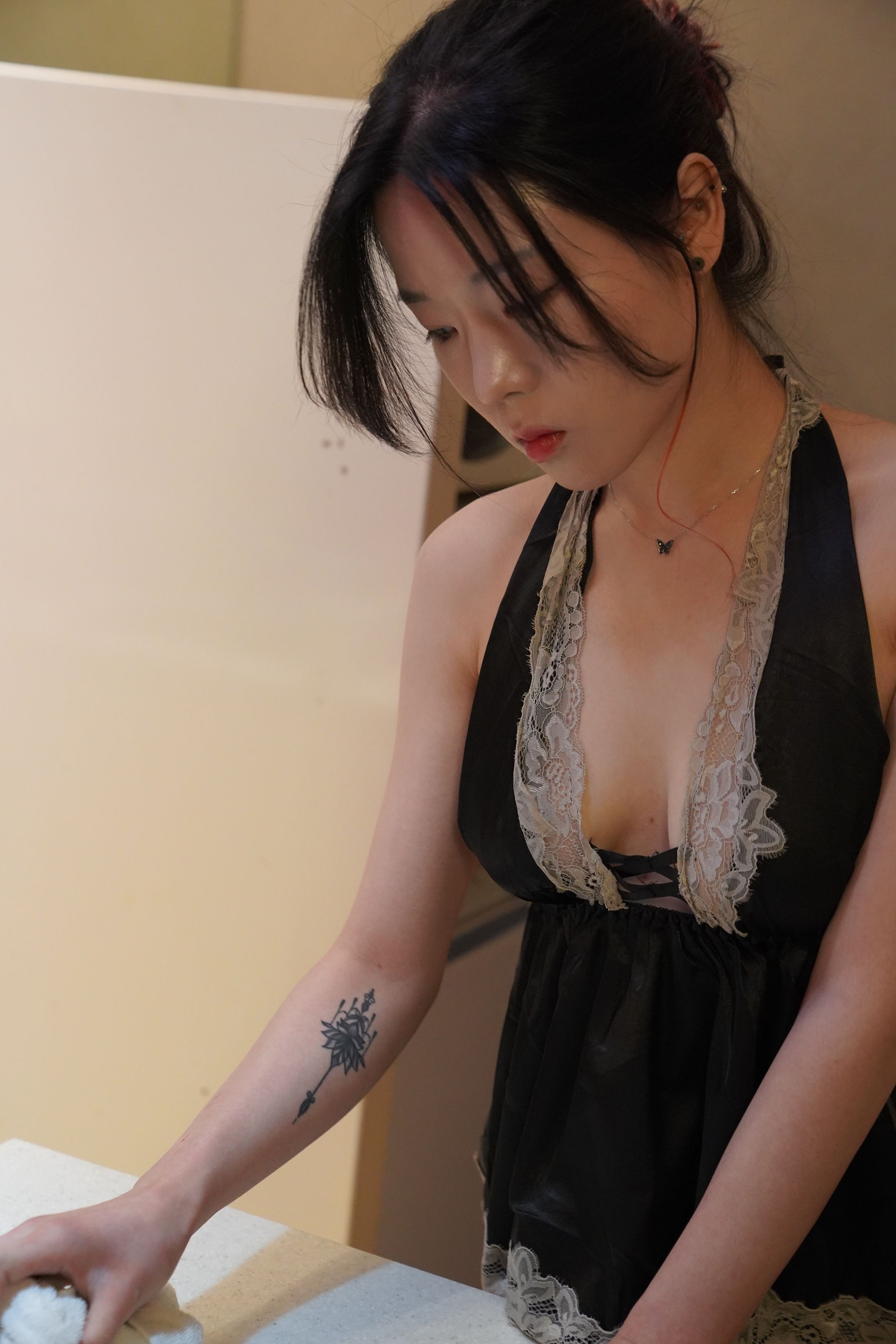 Ji Woo - Photobook Vol.01 78P