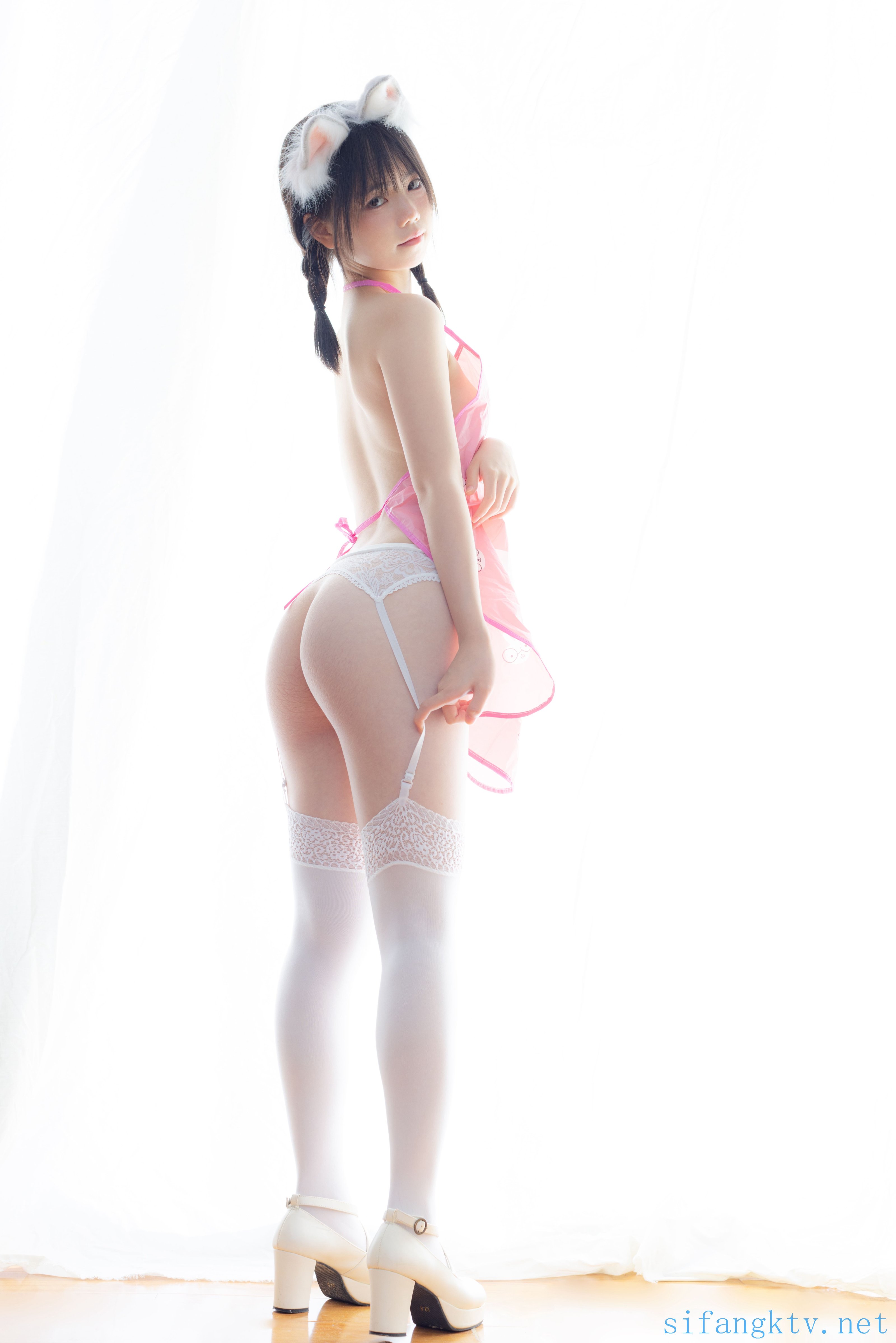 [少女秩序] 小鱼 - 粉色肚兜 PIC