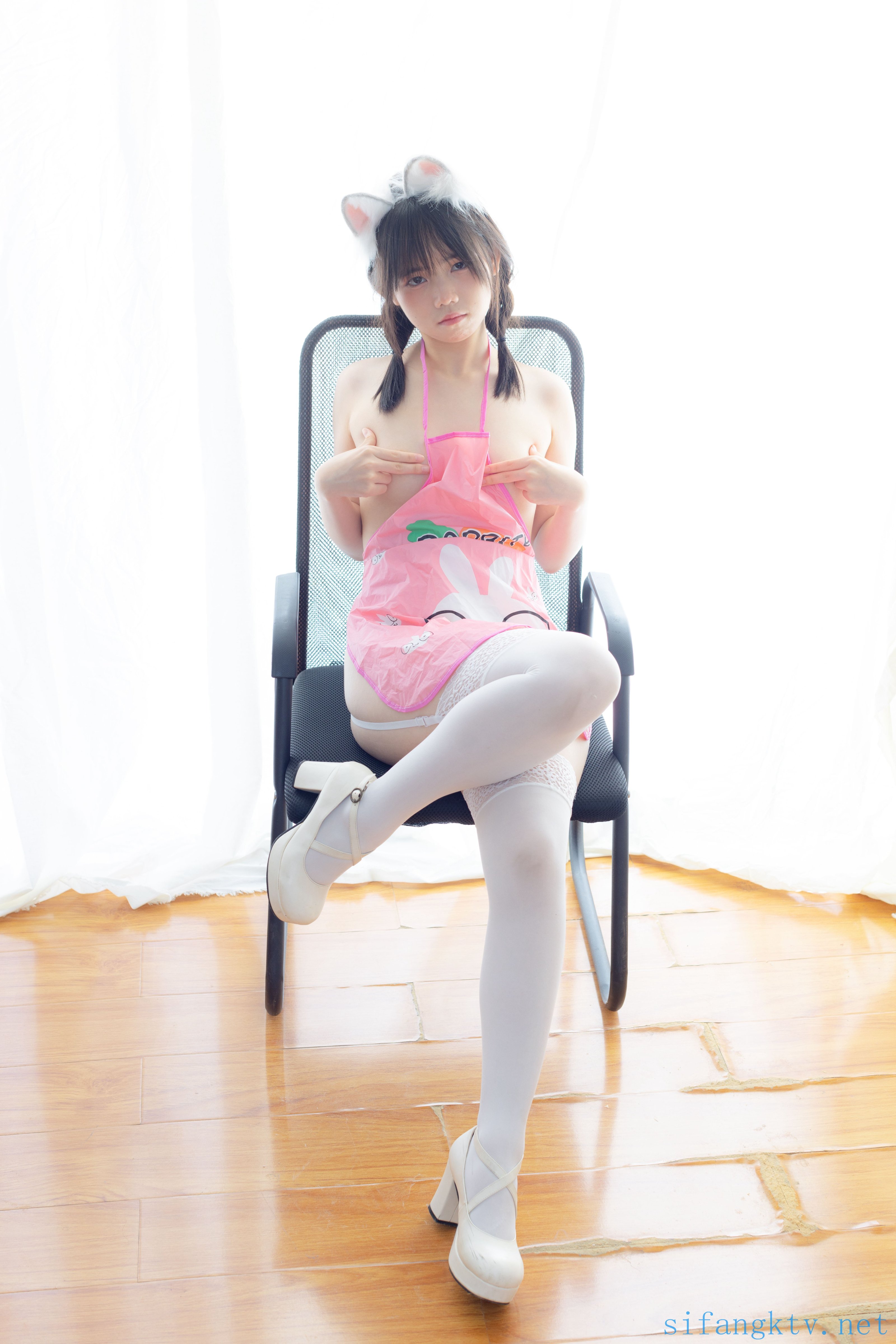 [少女秩序] 小鱼 - 粉色肚兜 PIC