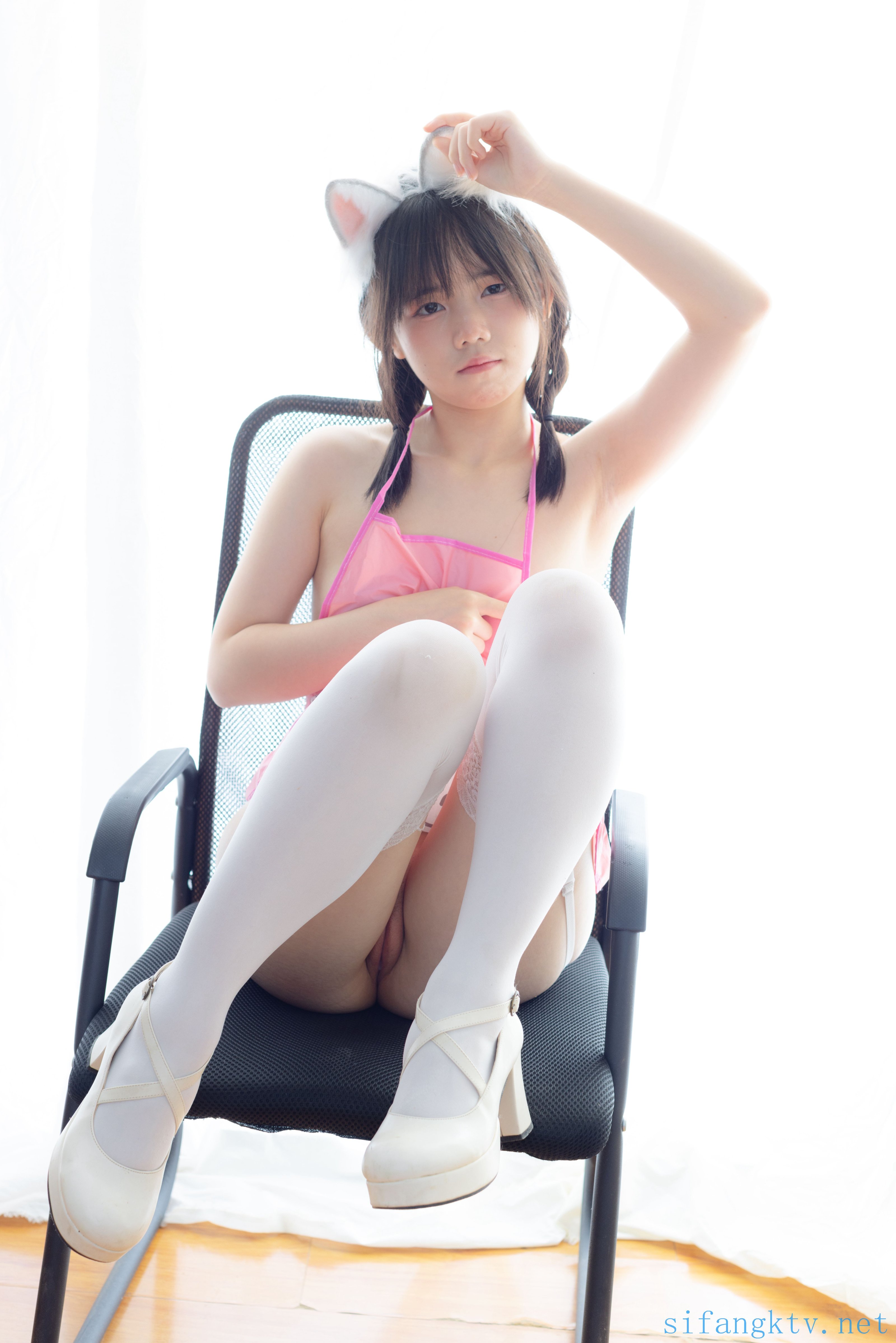 [少女秩序] 小鱼 - 粉色肚兜 PIC