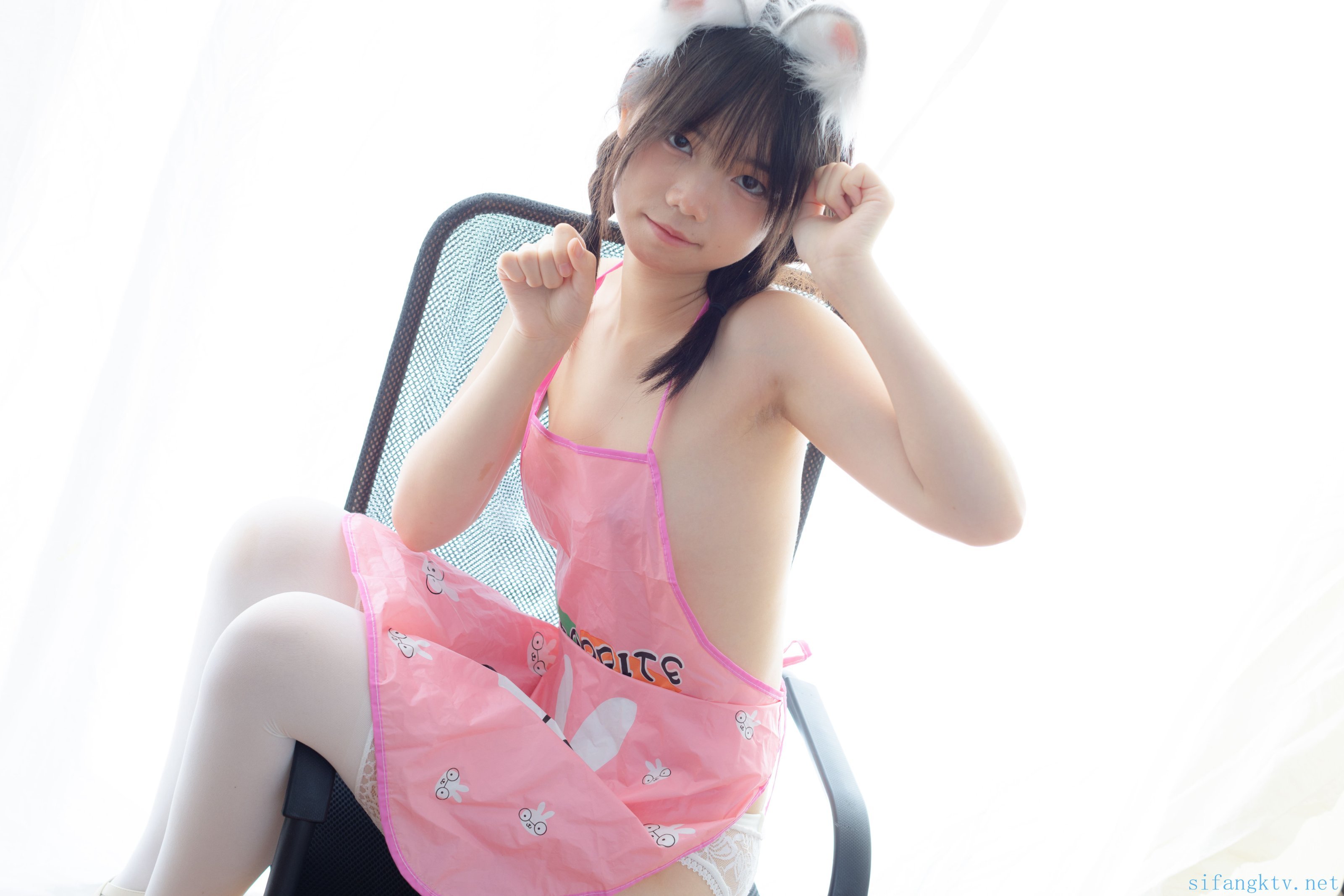 [少女秩序] 小鱼 - 粉色肚兜 PIC
