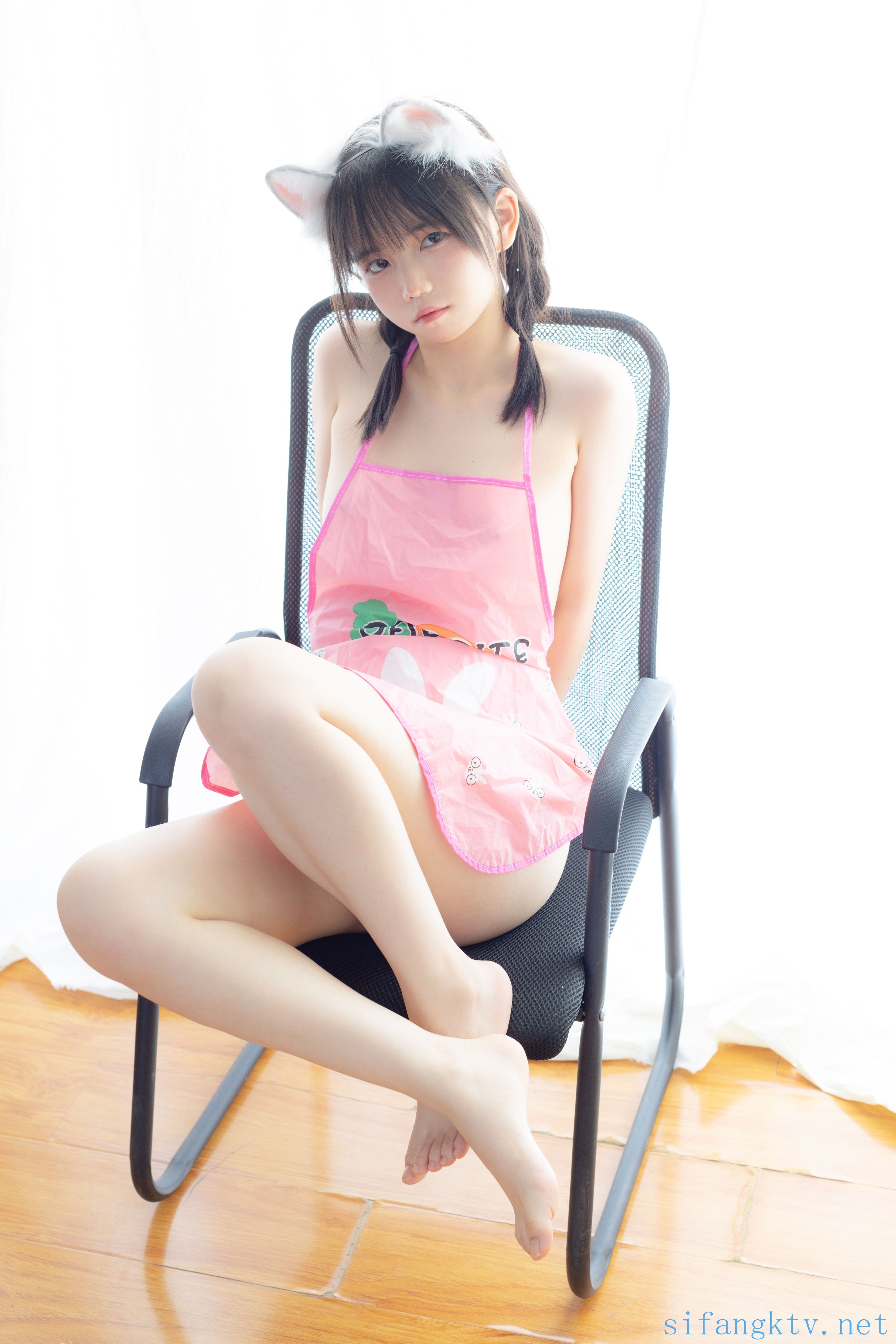 [少女秩序] 小鱼 - 粉色肚兜 PIC