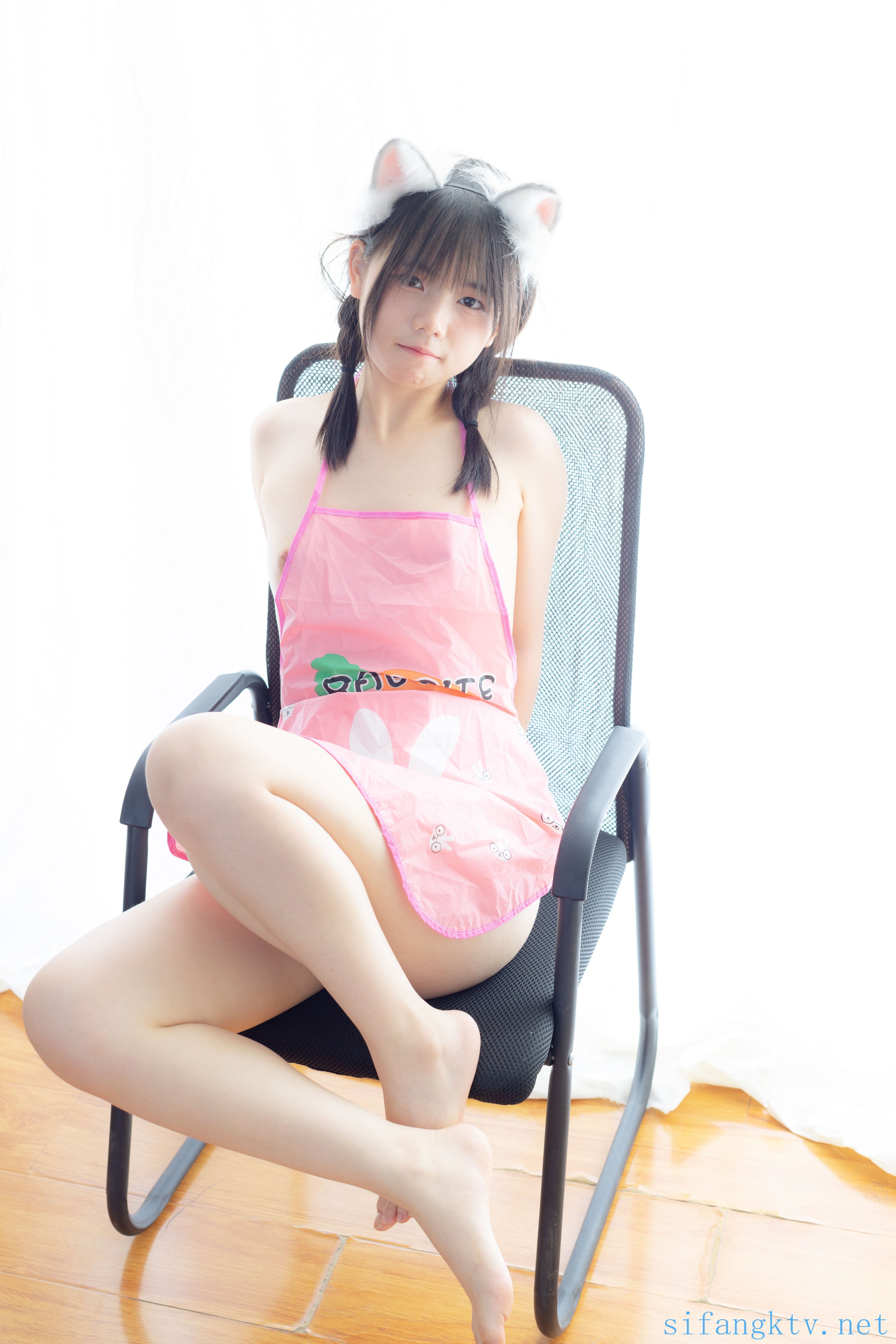 [少女秩序] 小鱼 - 粉色肚兜 PIC