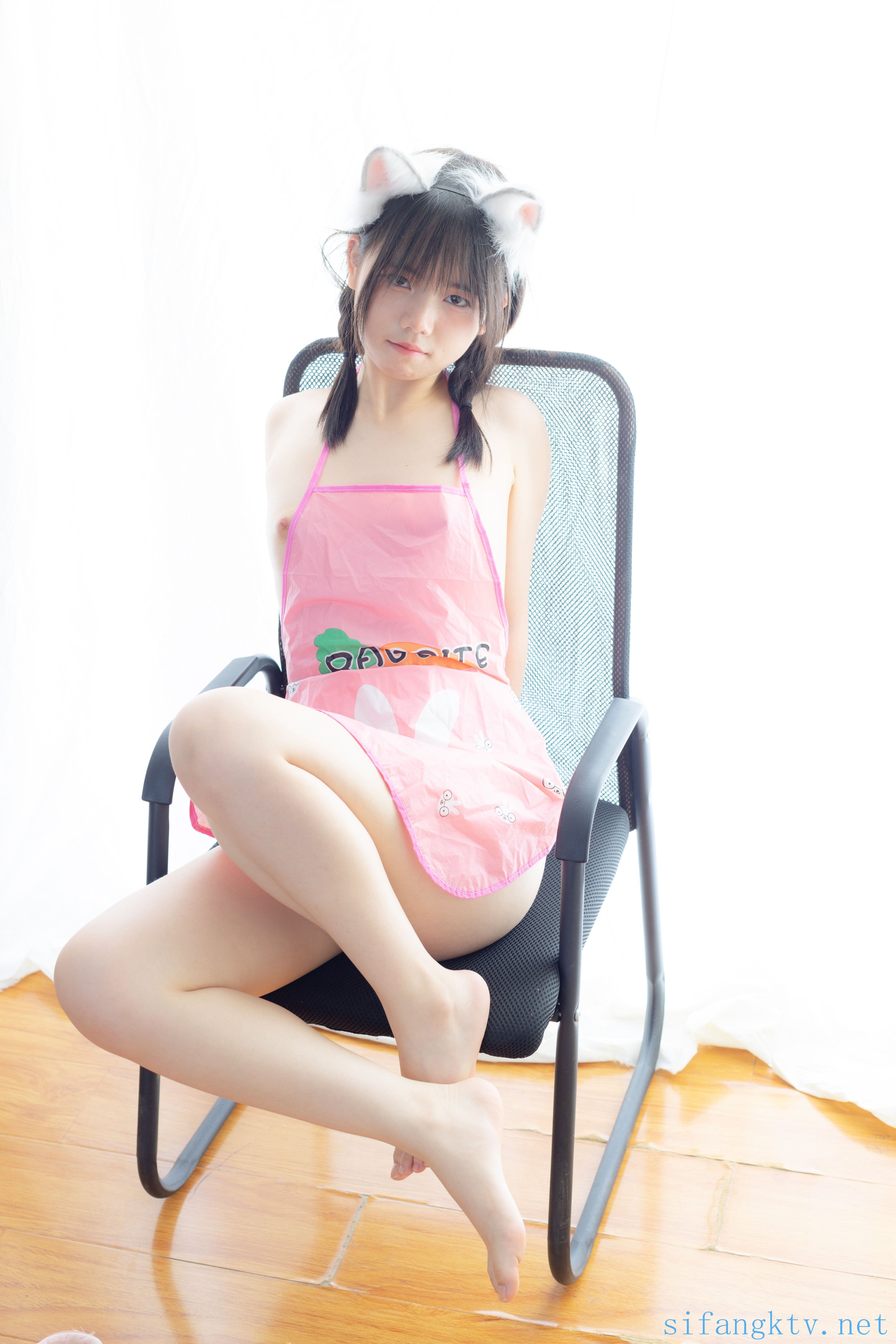[少女秩序] 小鱼 - 粉色肚兜 PIC