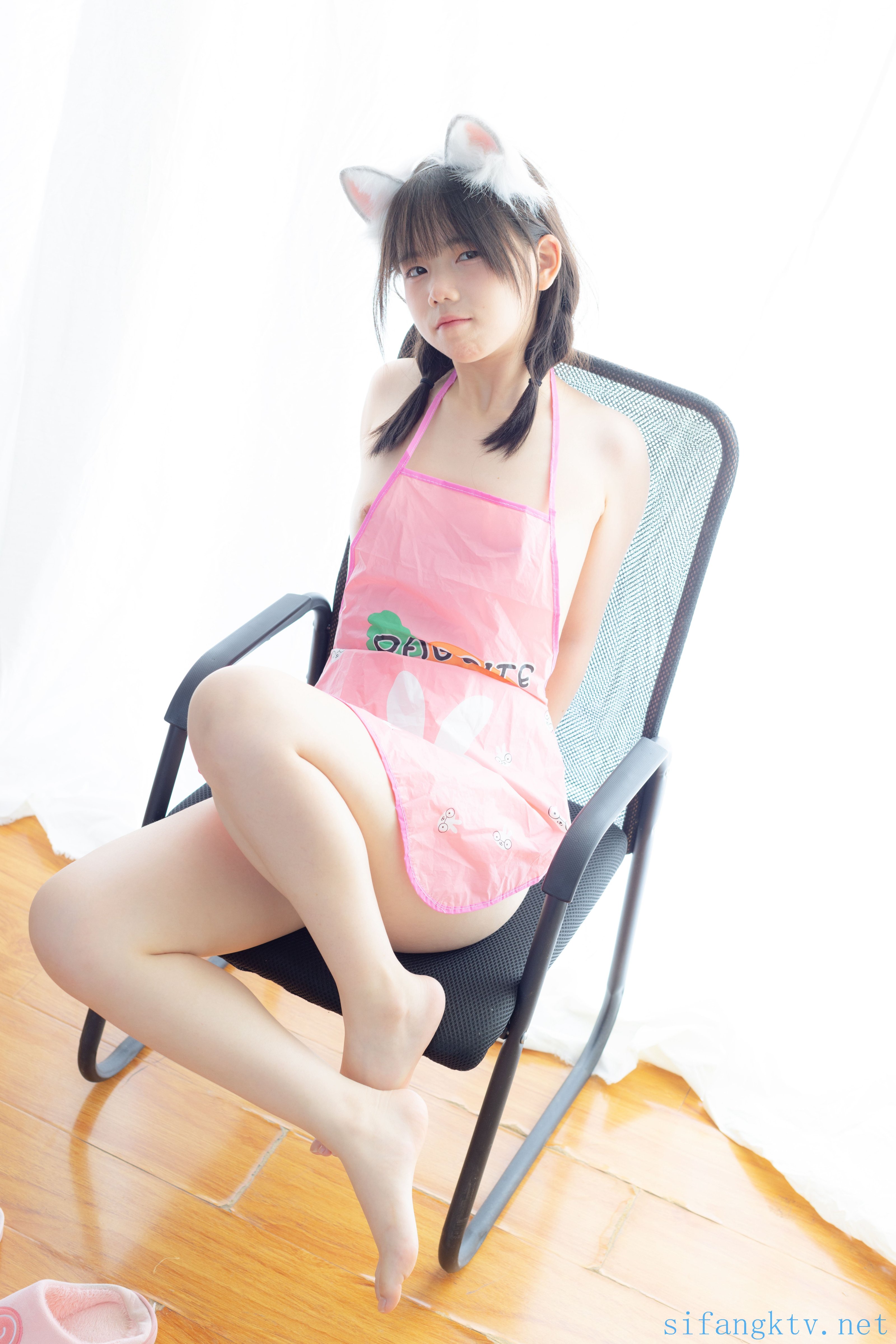 [少女秩序] 小鱼 - 粉色肚兜 PIC