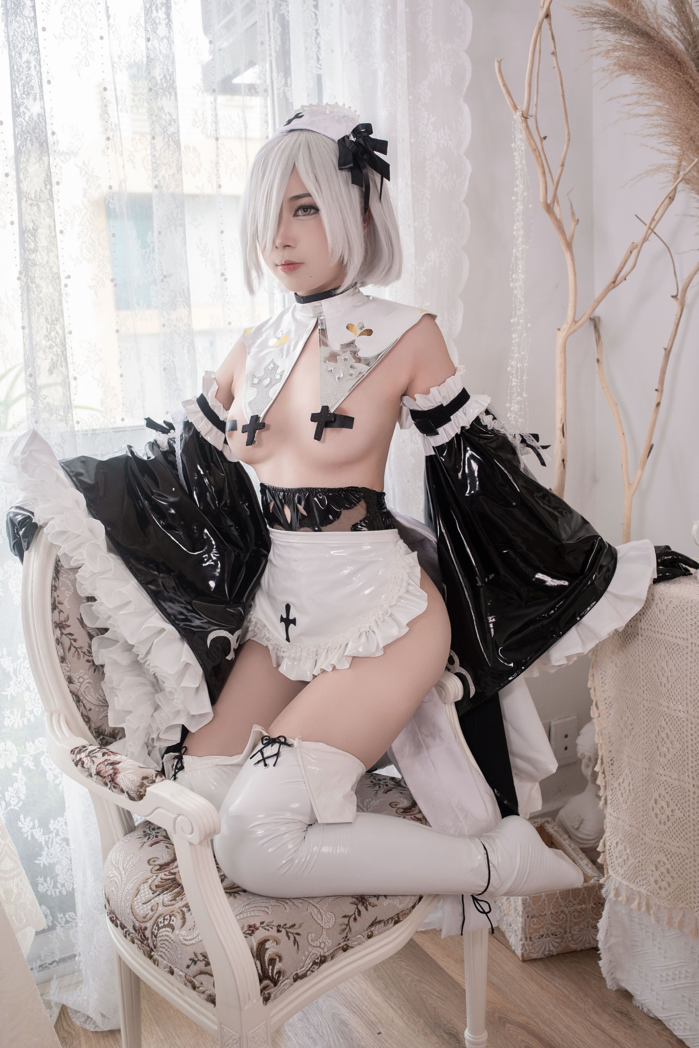 Azure - 2B Người hầu