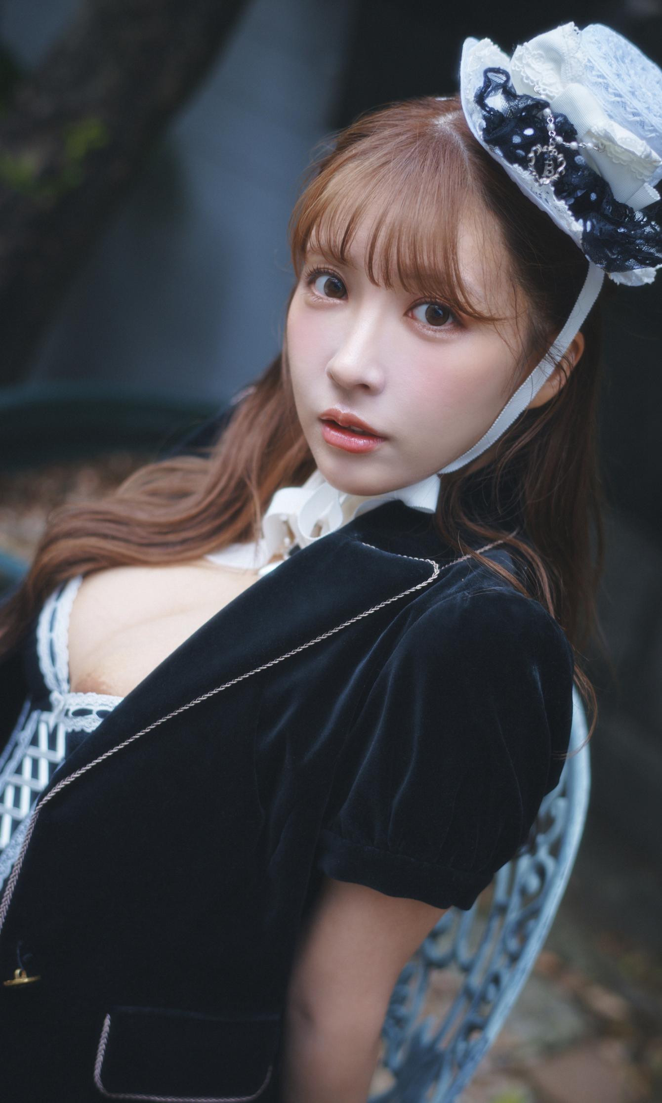 미카미 유아 사진집 「Your DOLL」 100P