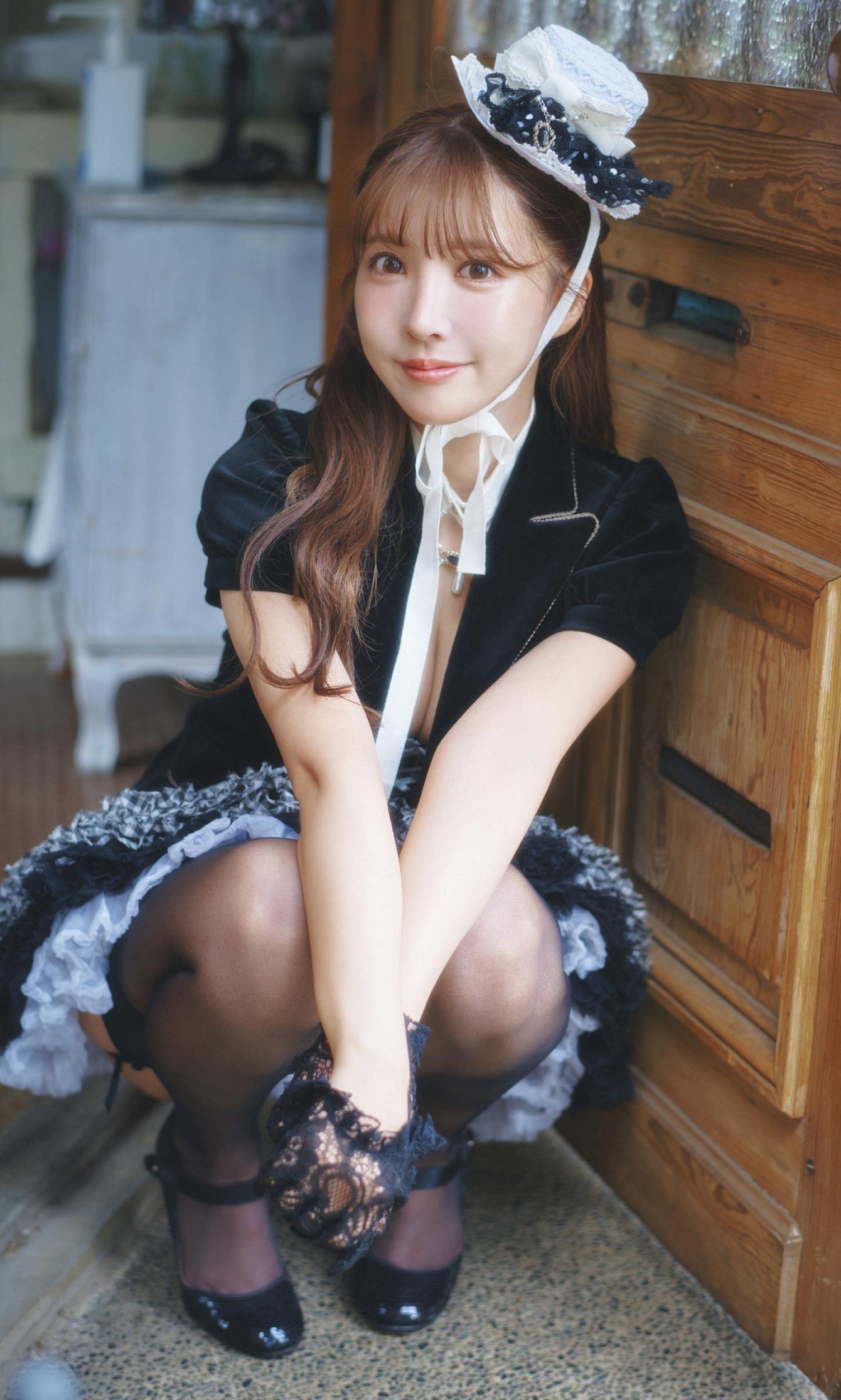 三上悠亜写真集「Your DOLL」100P