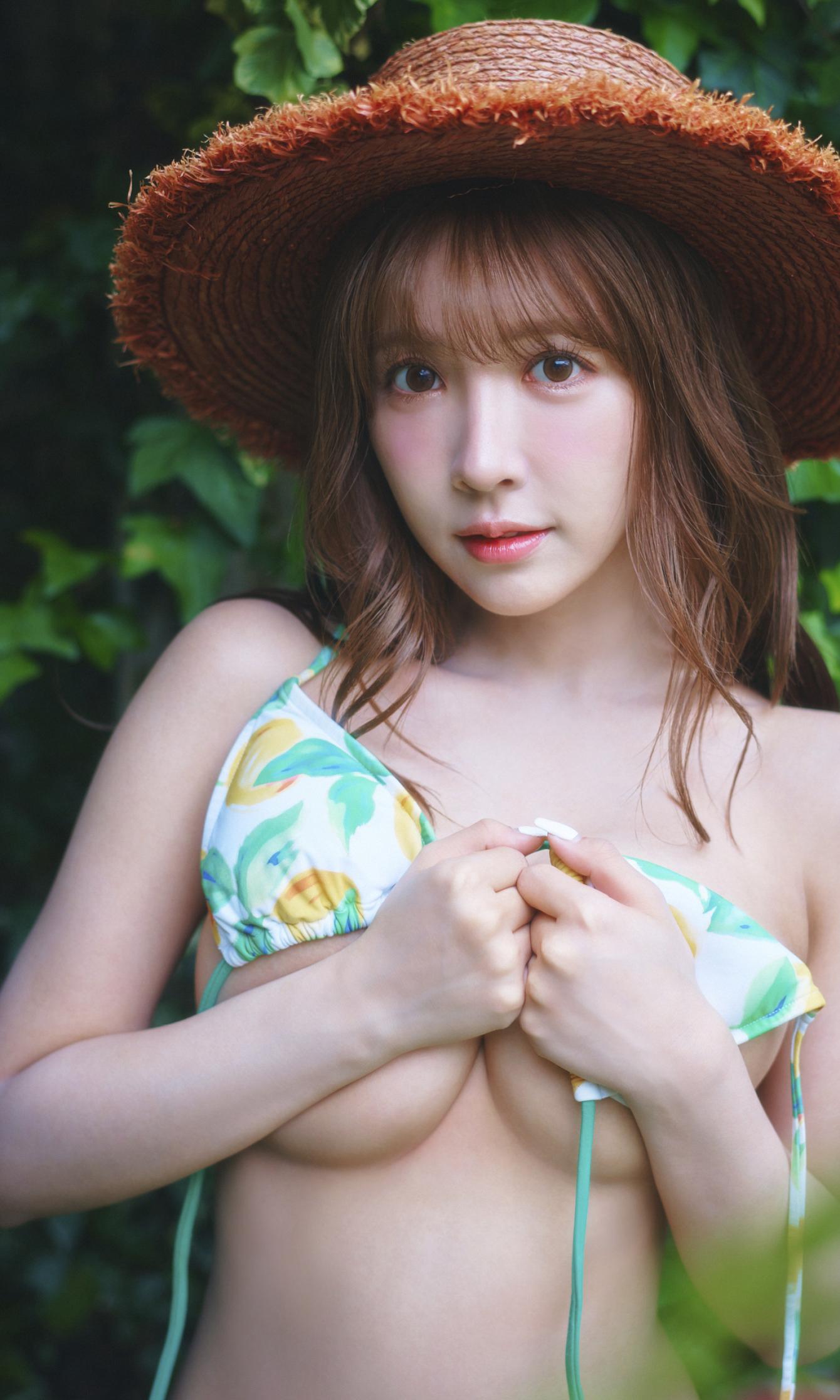 三上悠亜写真集「Your DOLL」100P