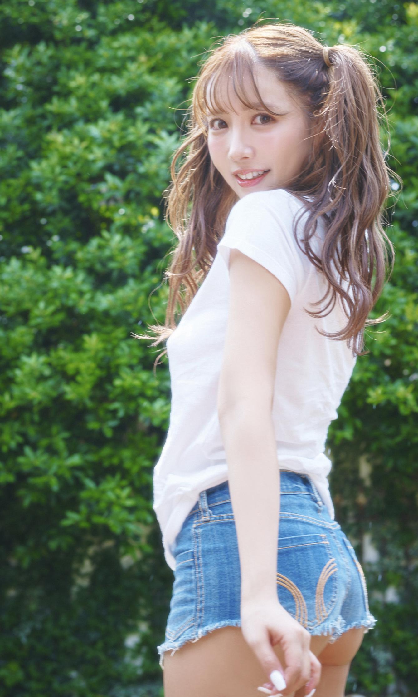 三上悠亜写真集「Your DOLL」100P