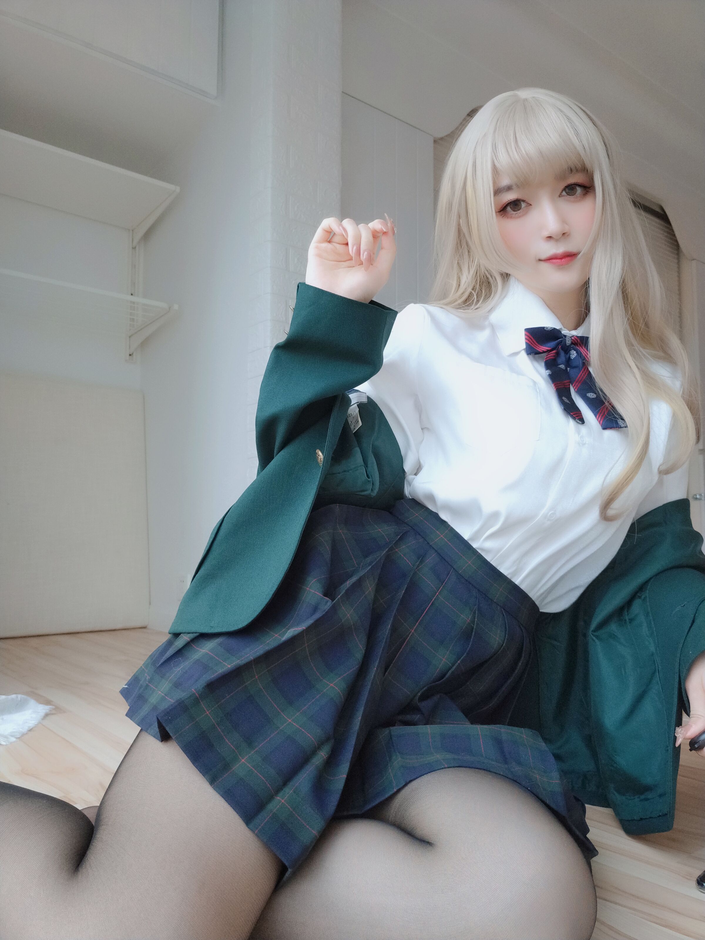 바이인81] 회색 공간
