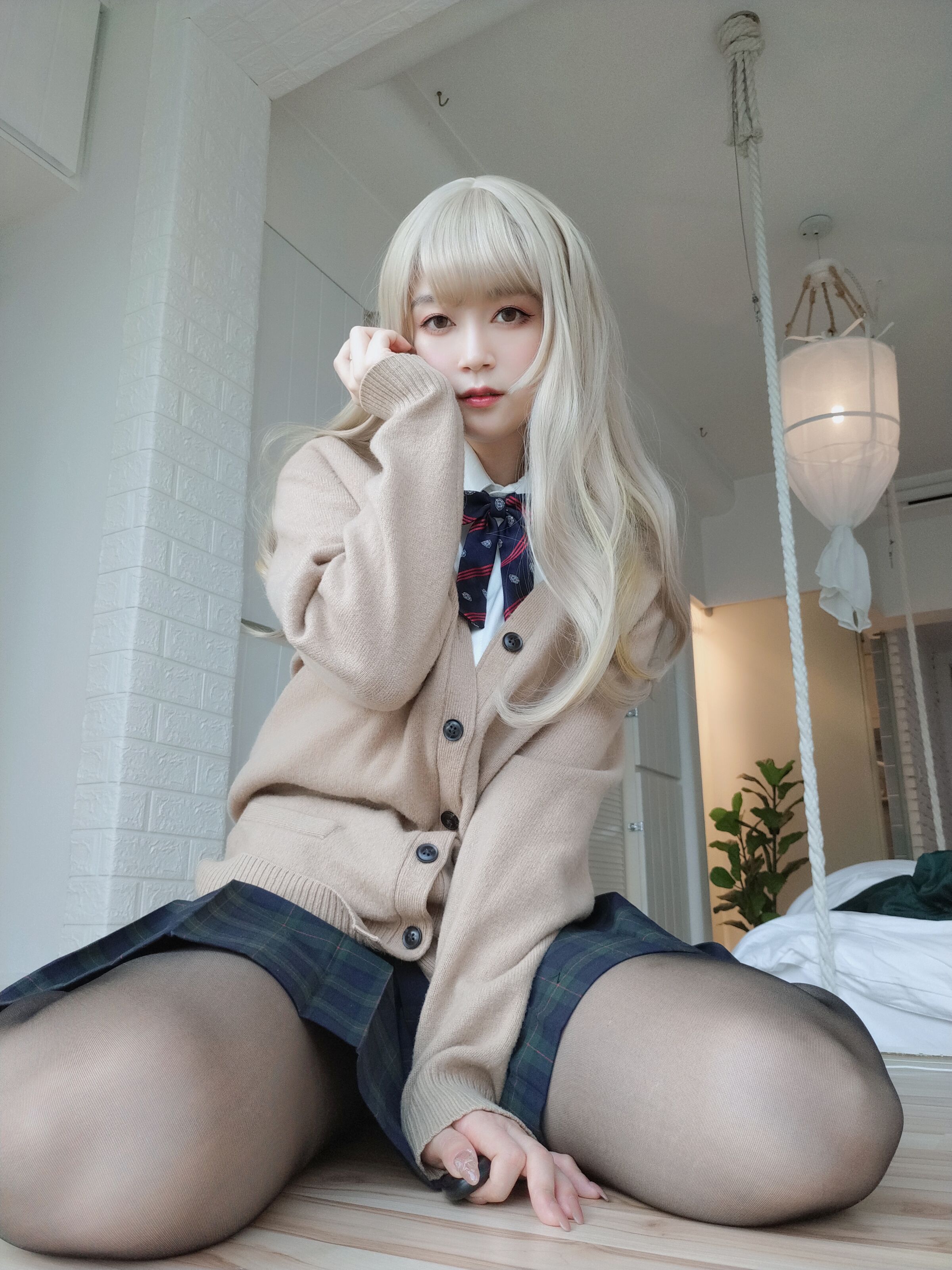 바이인81] 회색 공간