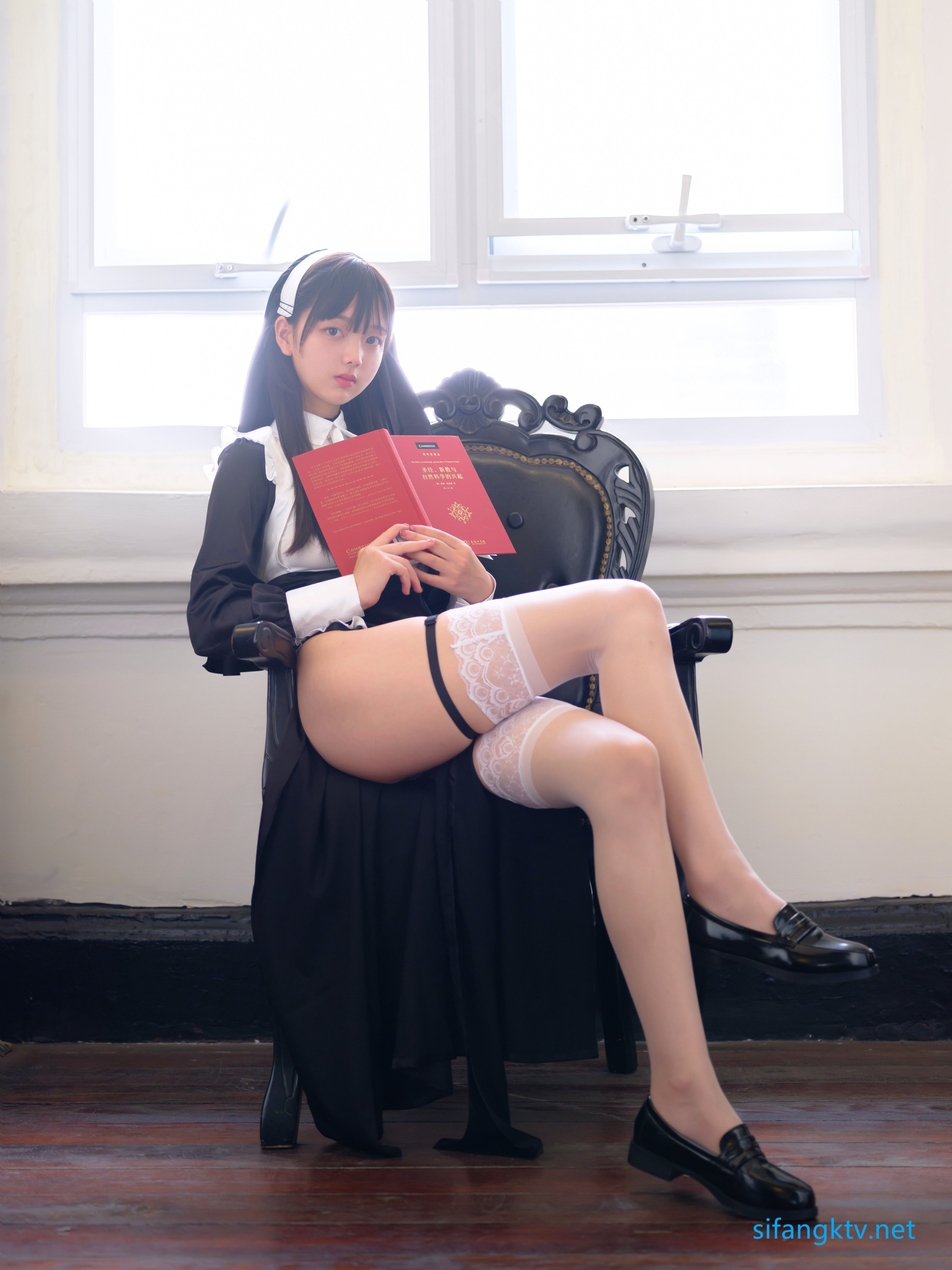 Bộ ảnh cosplay nữ tu Akanishi Yeye