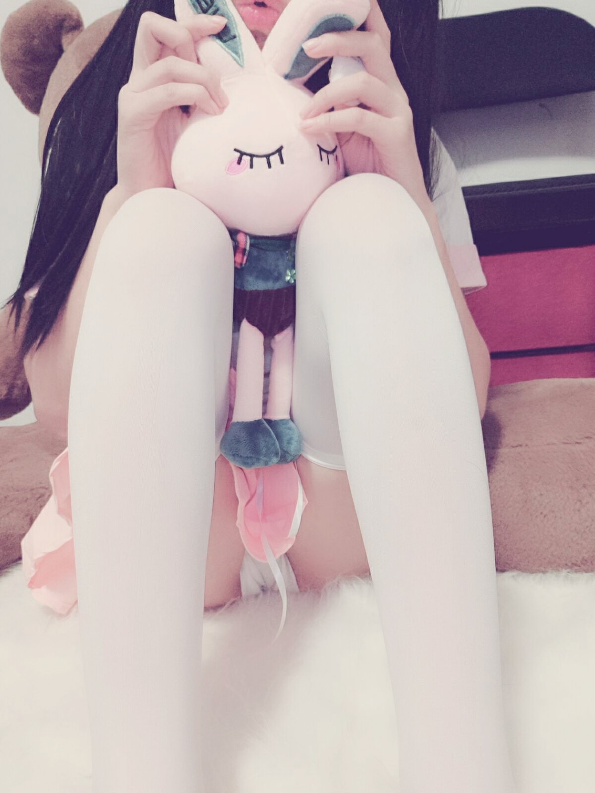 Qian Wu Ying Luo - Cute Rabbit