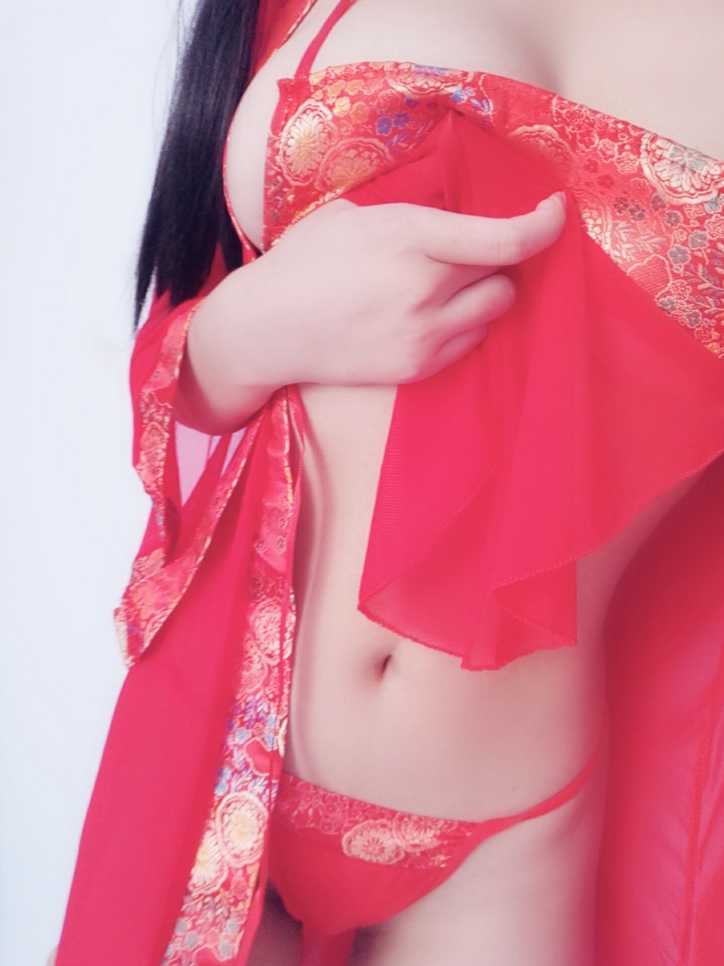 Qian Wu Ying Luo - Bride's Red Attire