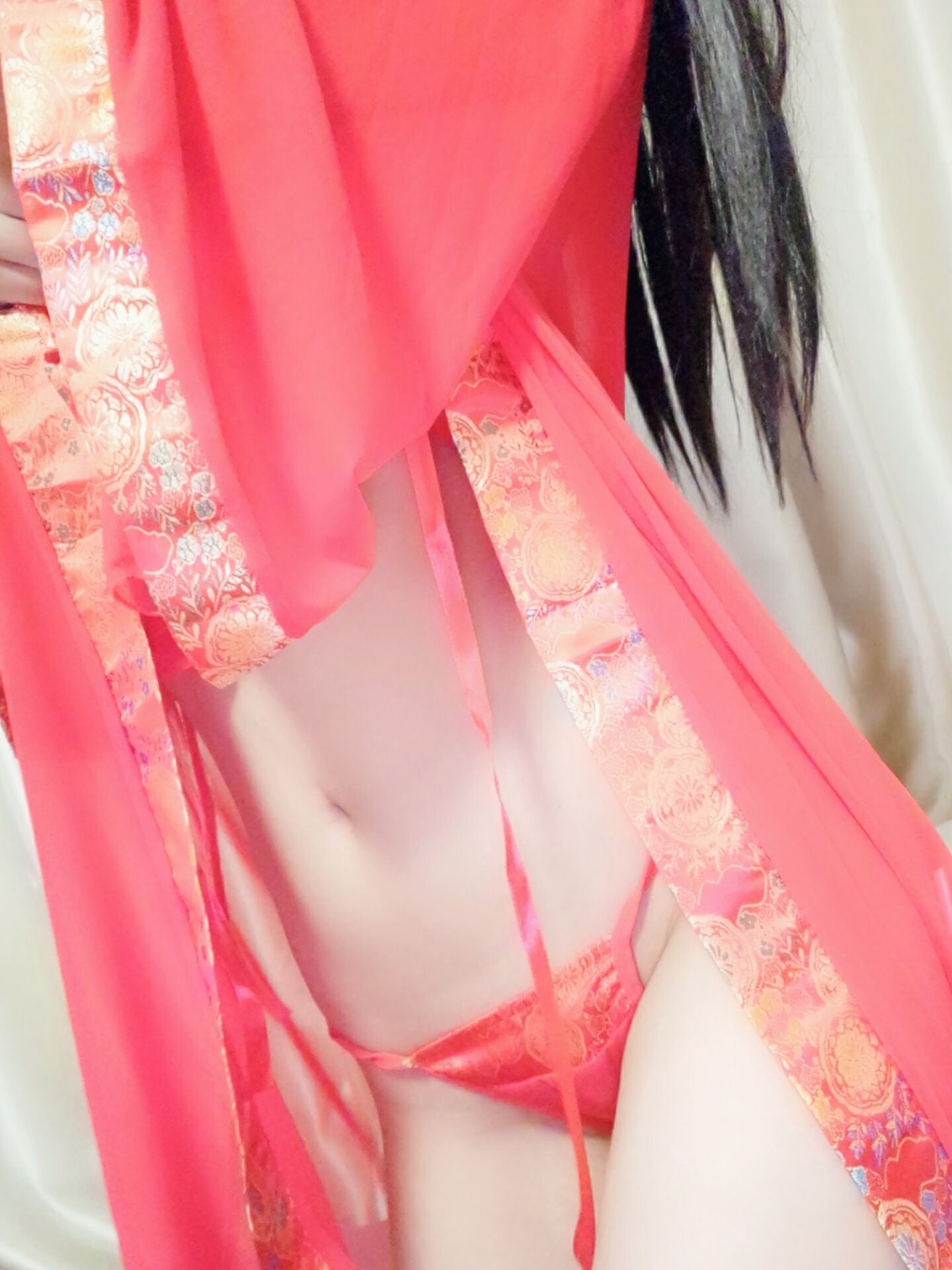 Qian Wu Ying Luo - Bride's Red Attire