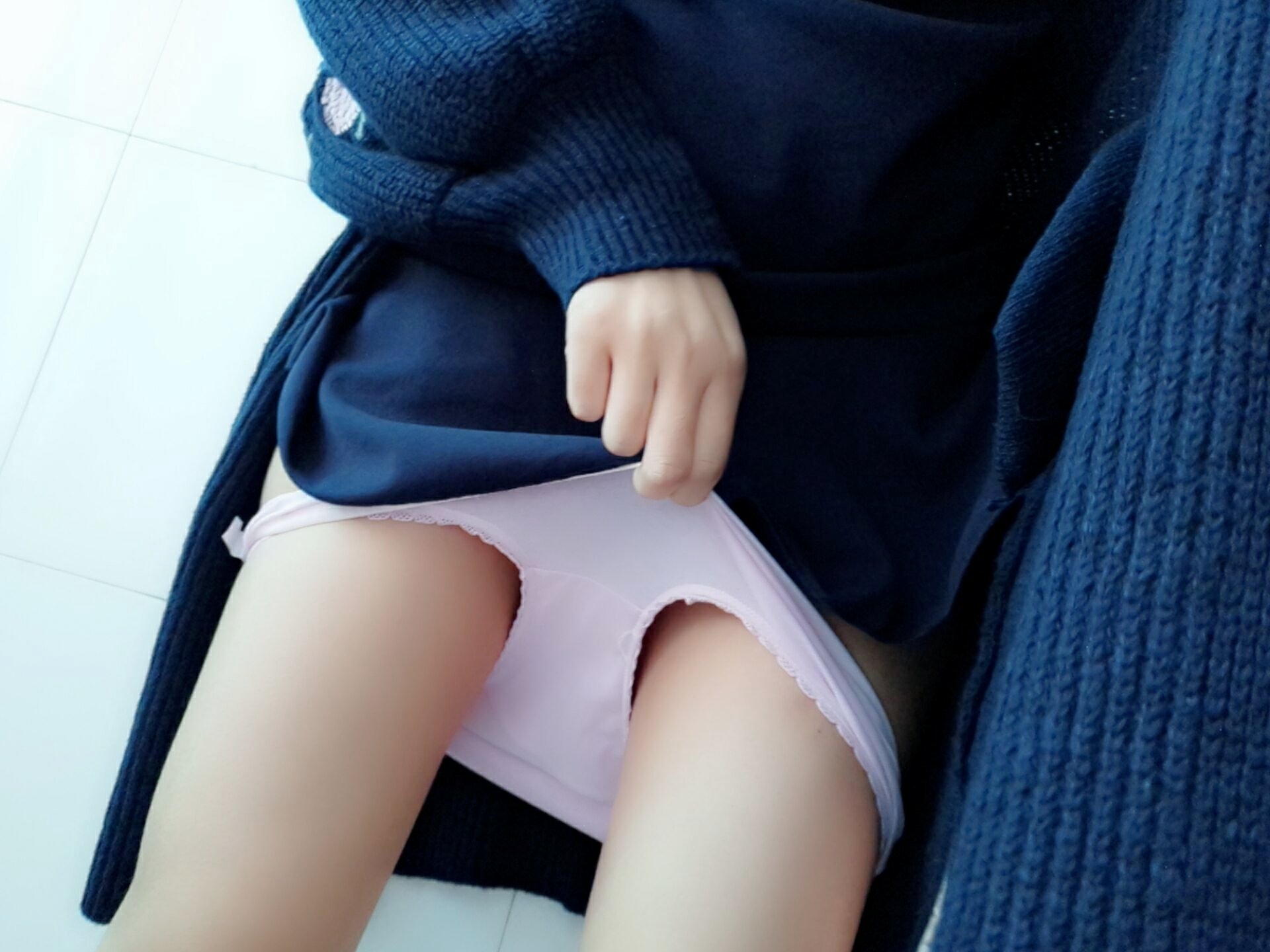 เซียนวูอิงโล - กางเกงในใต้กระโปรง