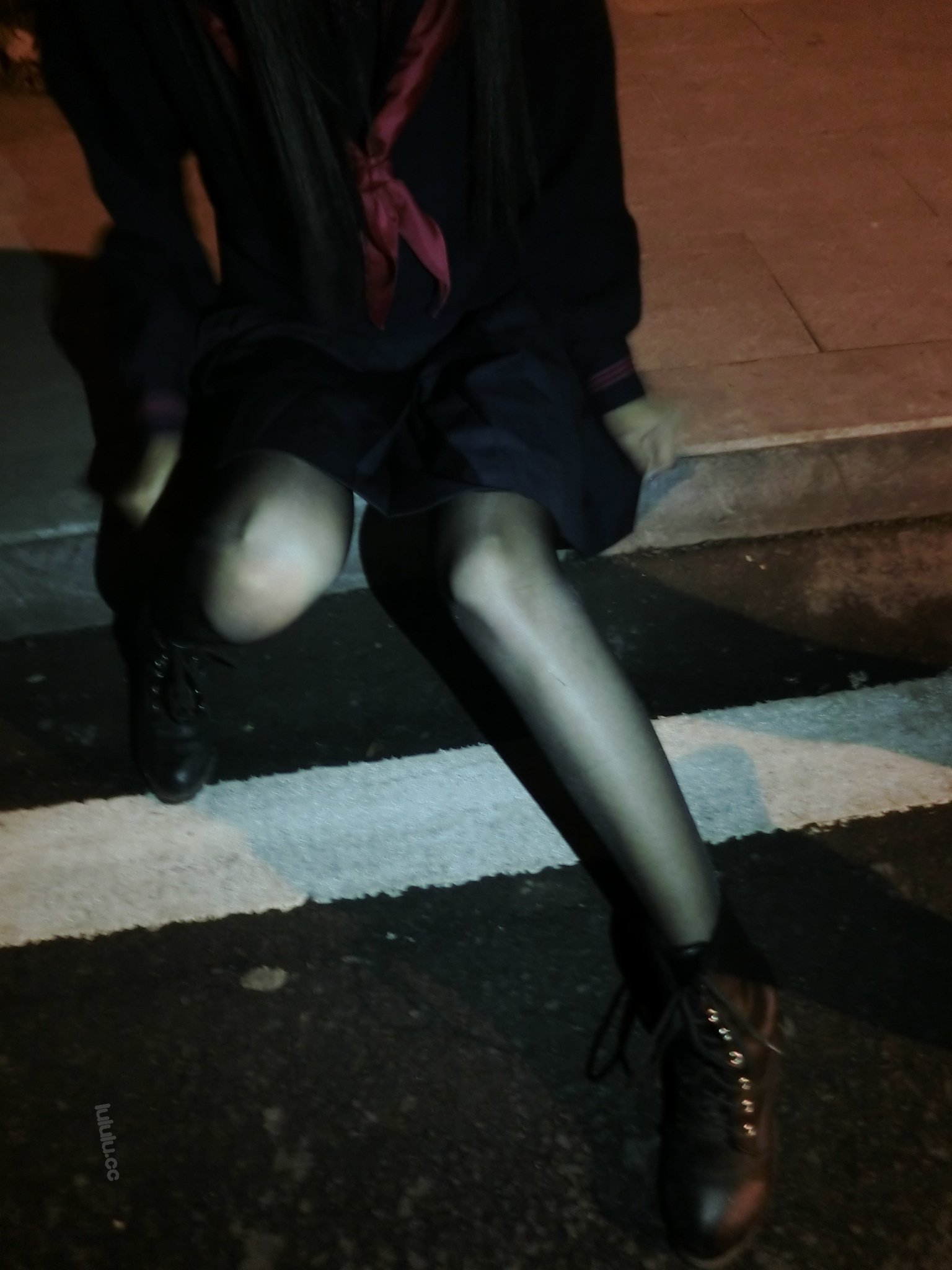 水醬是胖企鵝 - 夜晚路邊