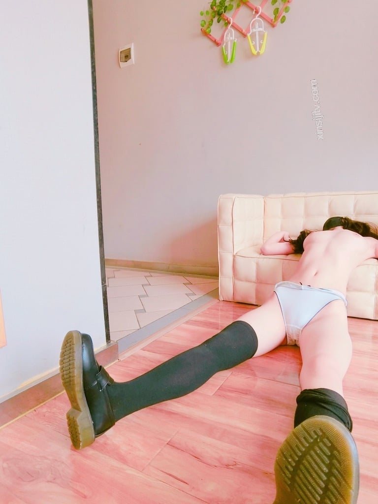 沈嬌嬌(甜美小嬌妾) - 水手服少女內衣