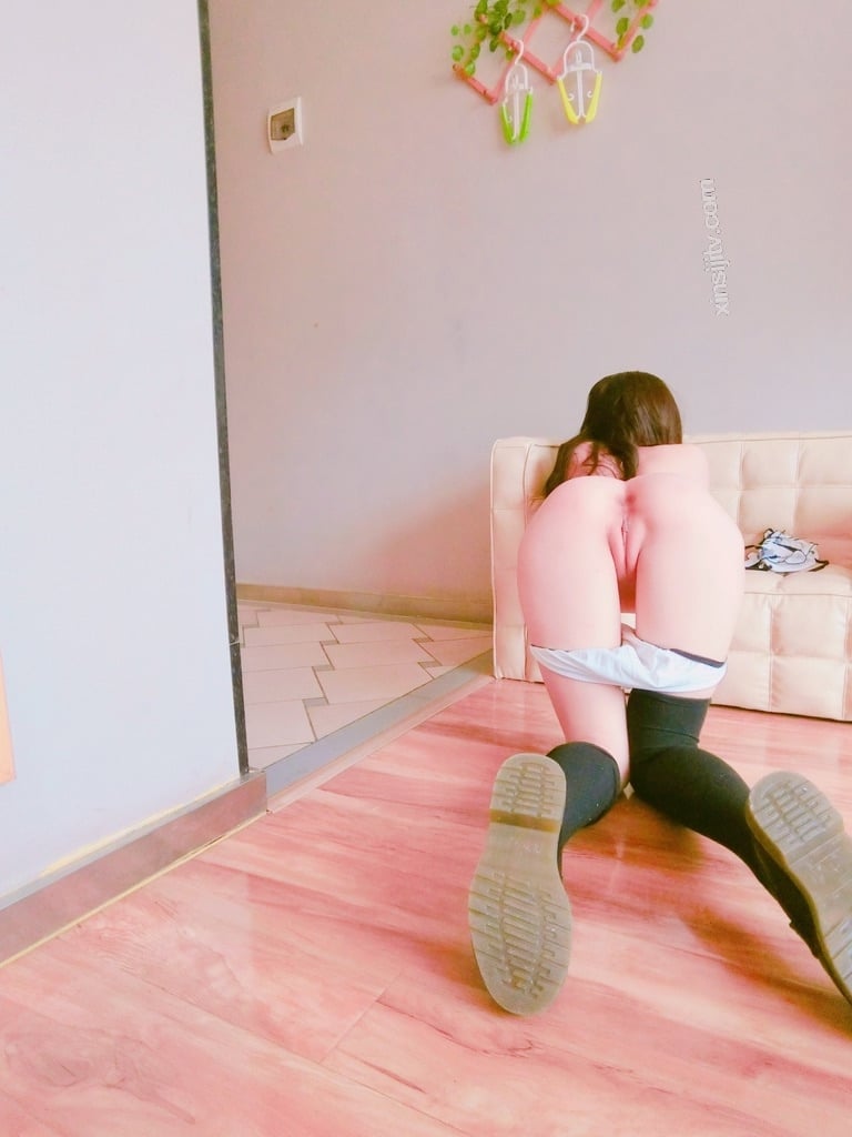 沈嬌嬌(甜美小嬌妾) - 水手服少女內衣