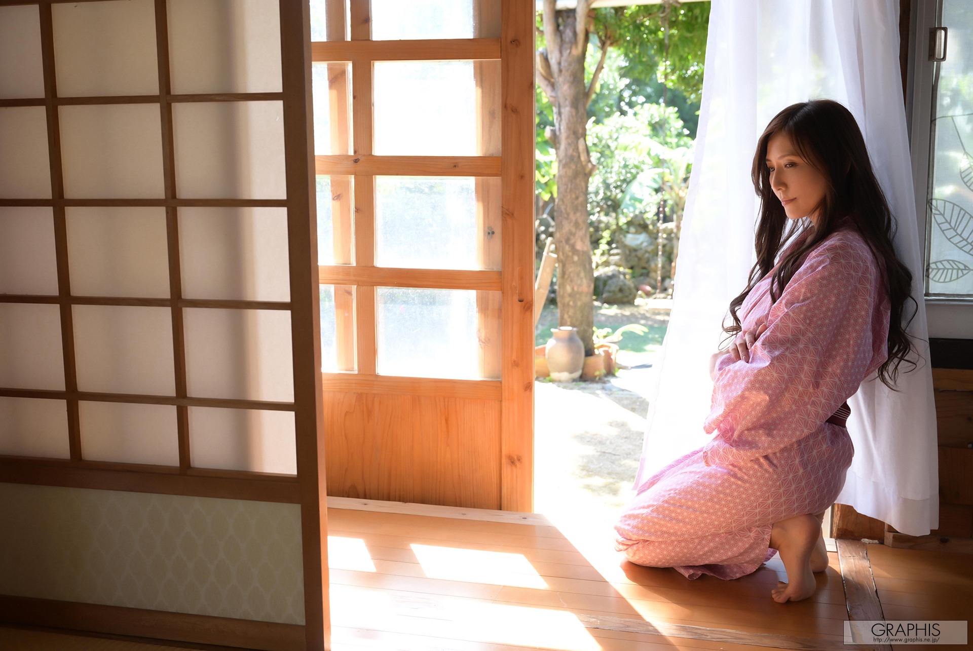 [Graphis] Gals - Yuna Shina 椎名ゆな Reunion 141P