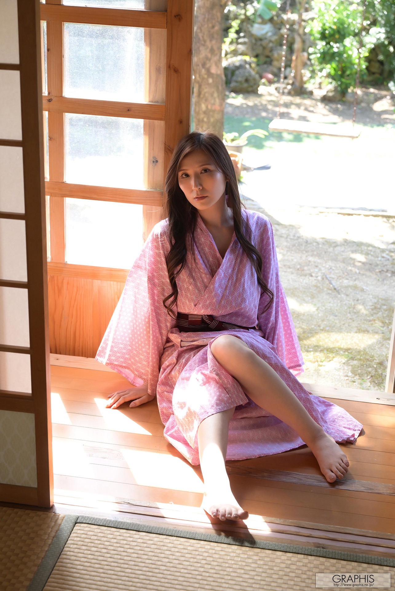 [Graphis] Gals - Yuna Shina 椎名ゆな Reunion 141P