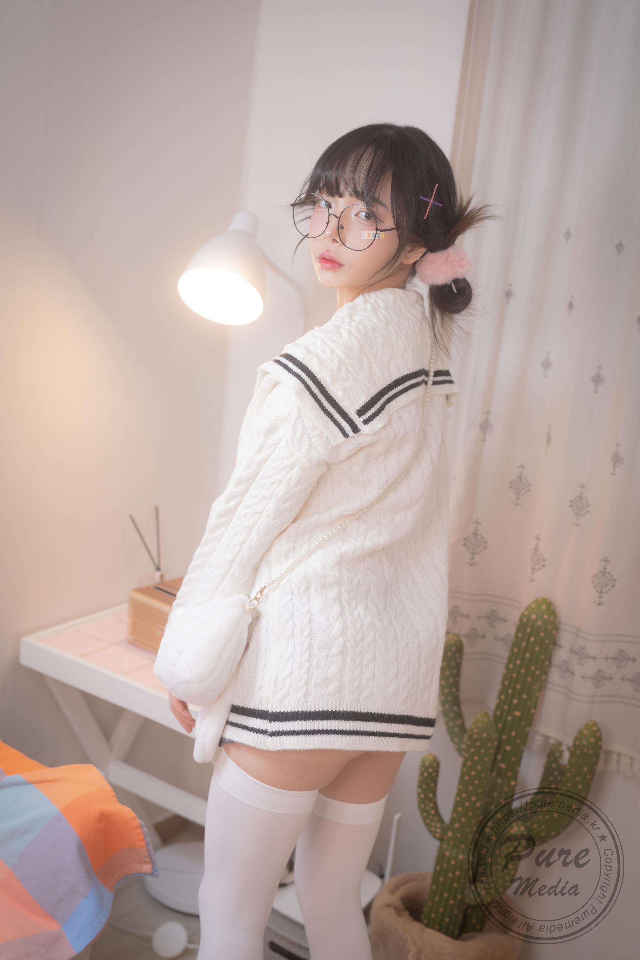 [Pure Media] Vol.276 Jelly (젤리) - Girl trapped in a rooftop room 138P