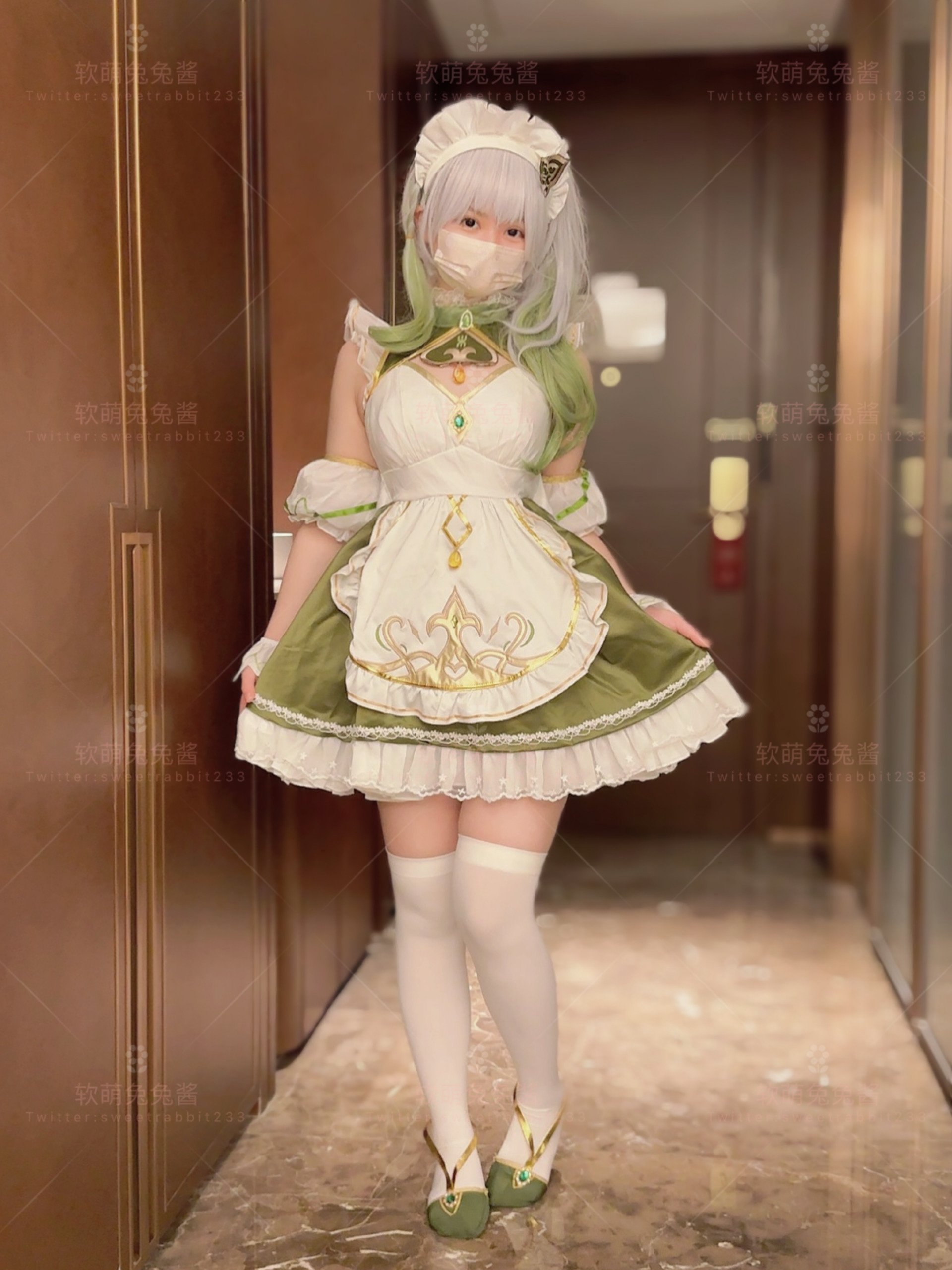 软萌兔兔酱反差秘书女仆写真