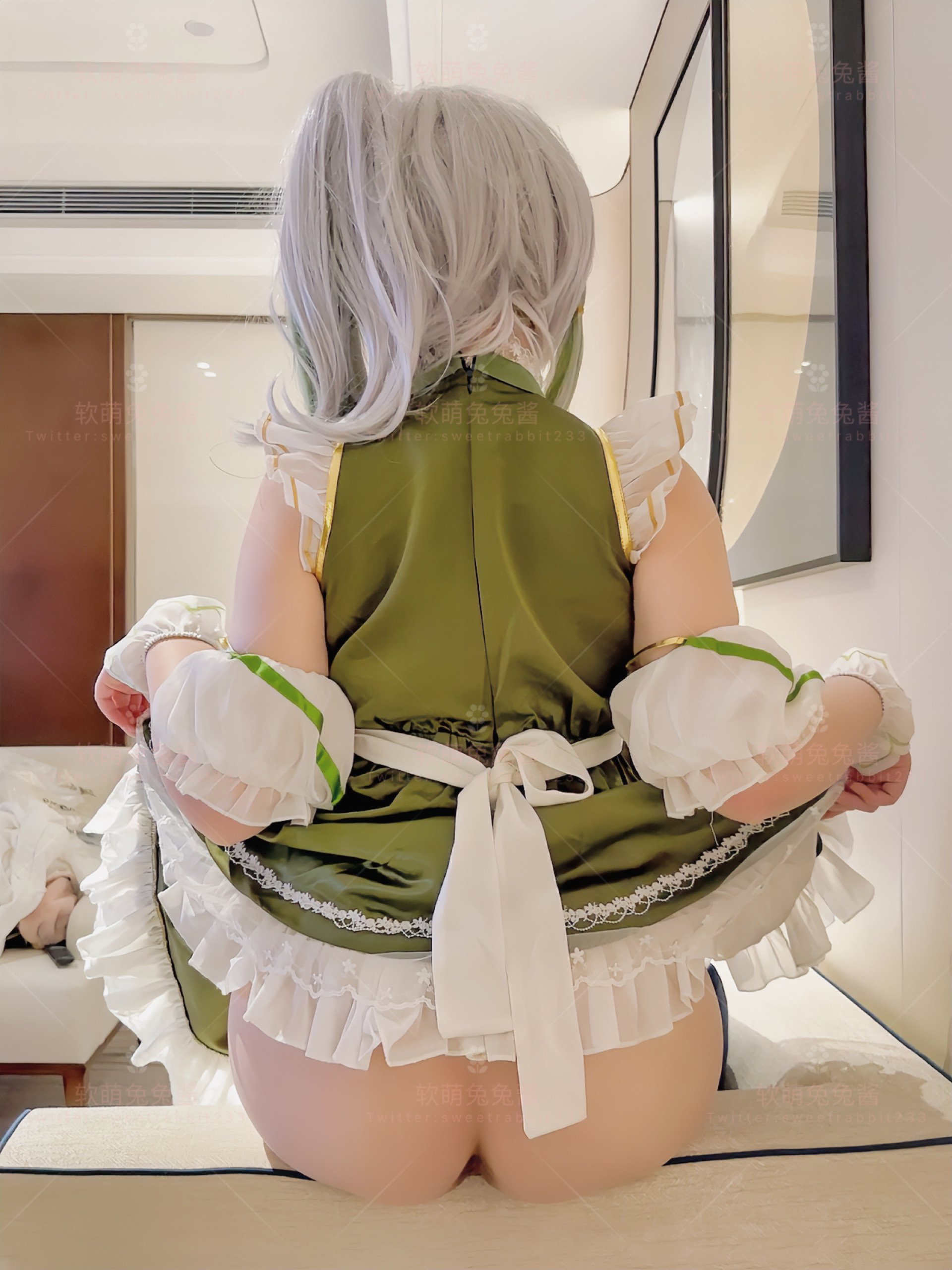 软萌兔兔酱反差秘书女仆写真