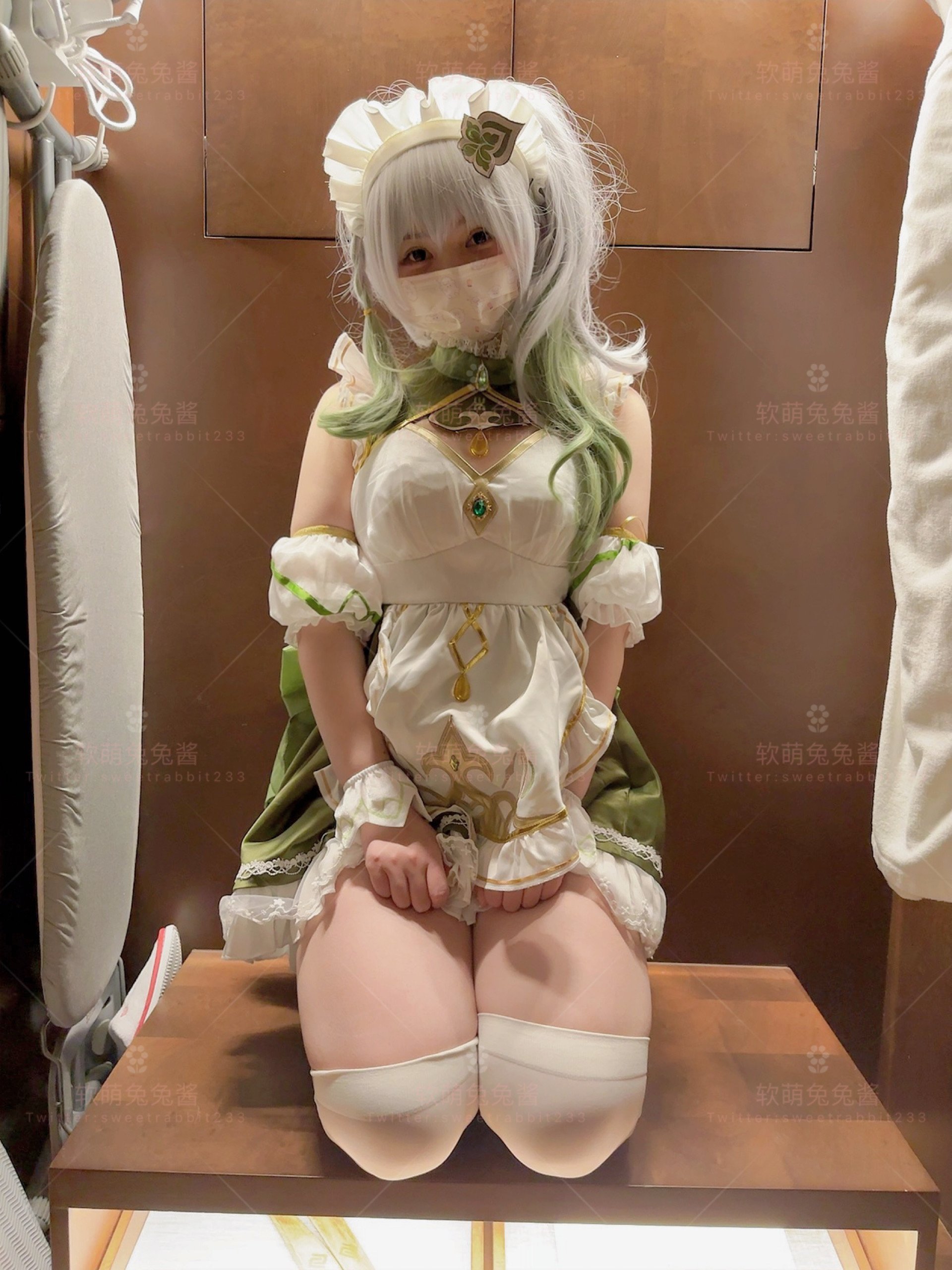 软萌兔兔酱反差秘书女仆写真