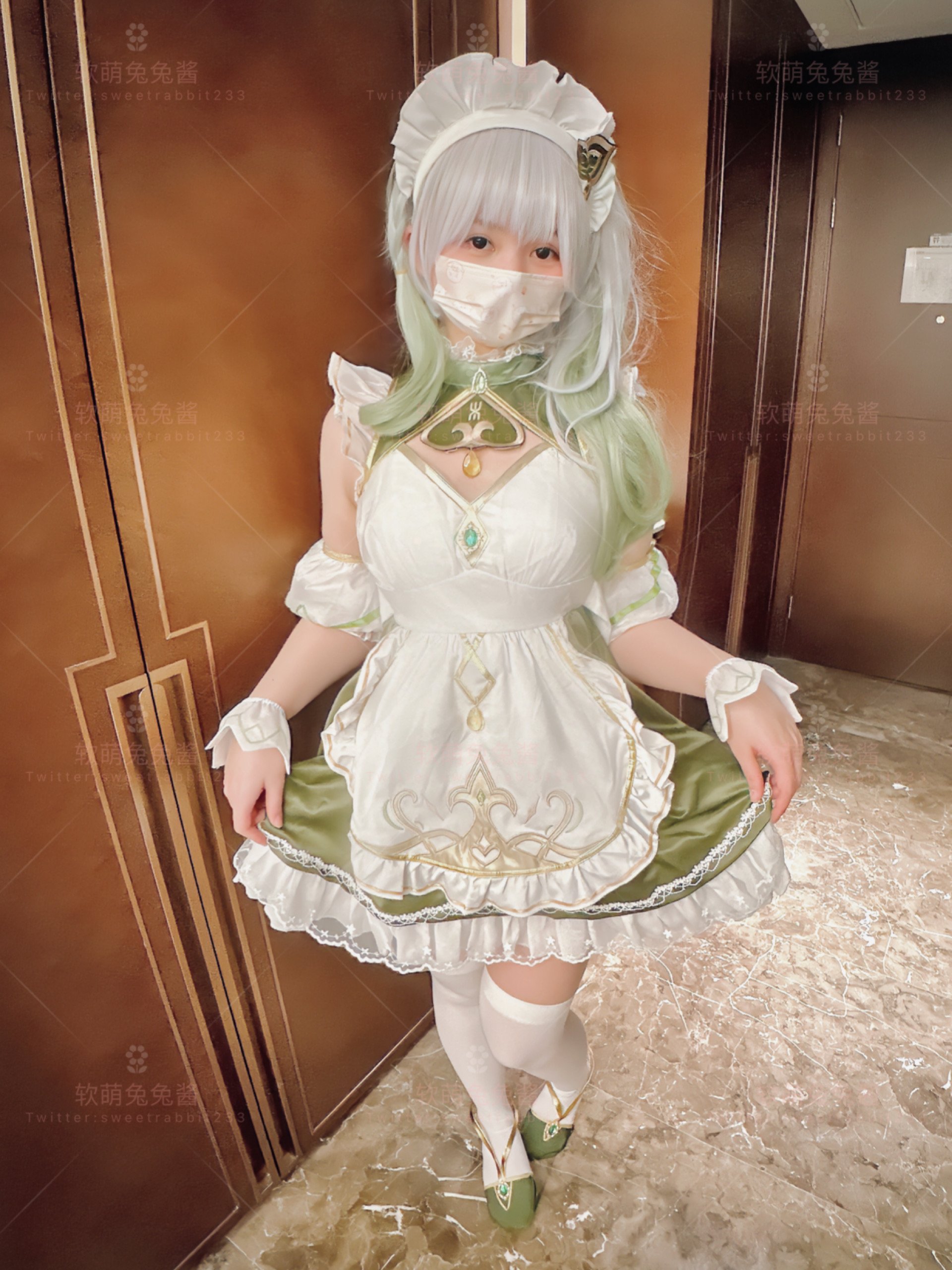 软萌兔兔酱反差秘书女仆写真