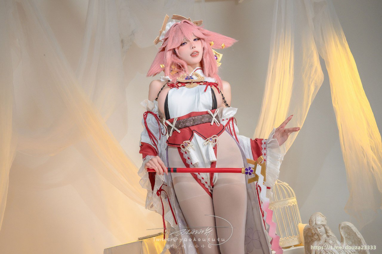 Bite a Bunny Girl ovo - Yae Miko