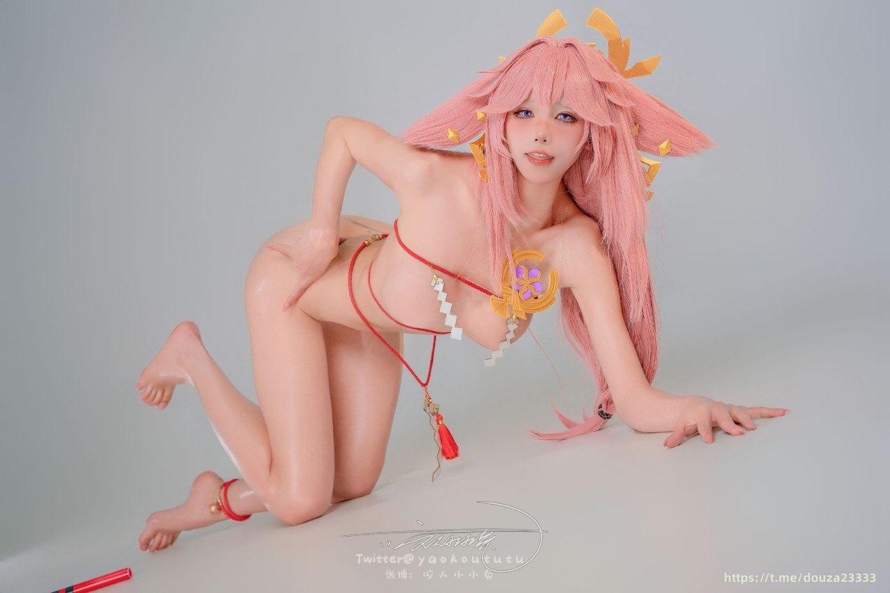 Bite a Bunny Girl ovo - Yae Miko