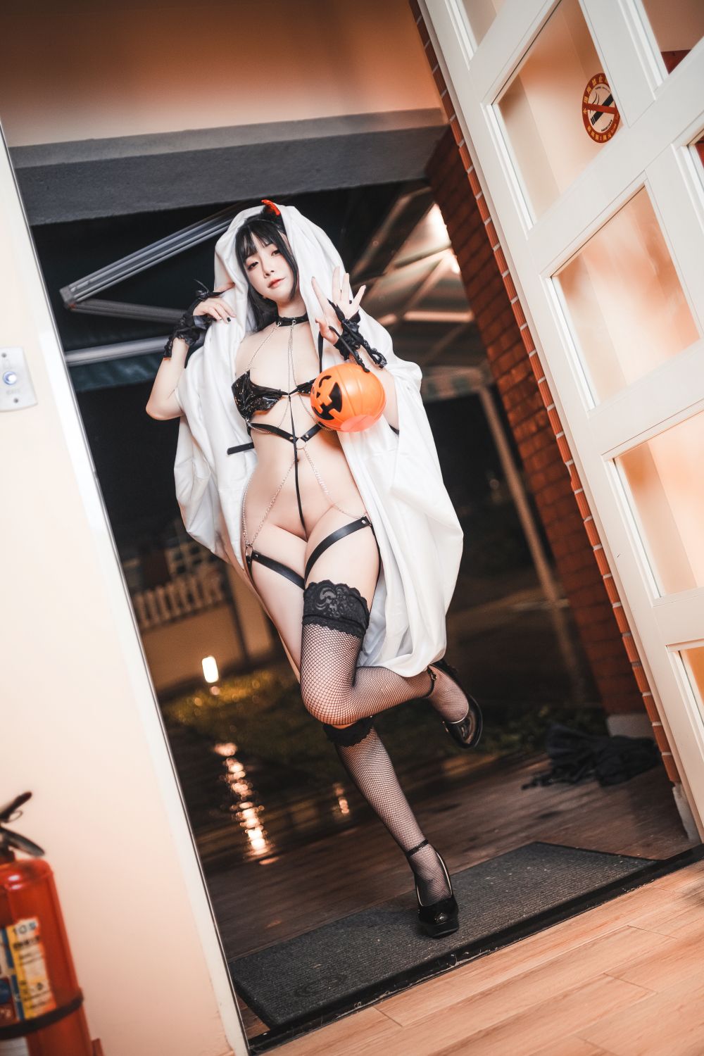 落落Raku 10月订阅 [163P1V 2.04GB]Trick or Treat !!