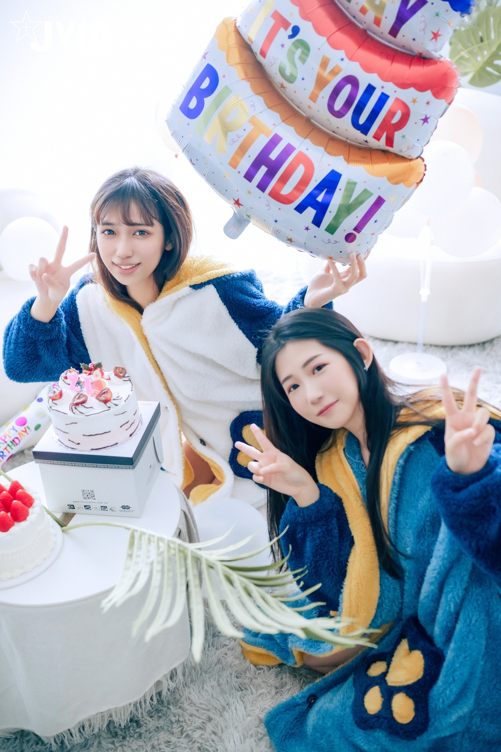 JVID] Ino Na & Nhục Bao - Sự Hợp Nhất Dục Vọng: Tiệc Sinh Nhật Bạn Thân 139P