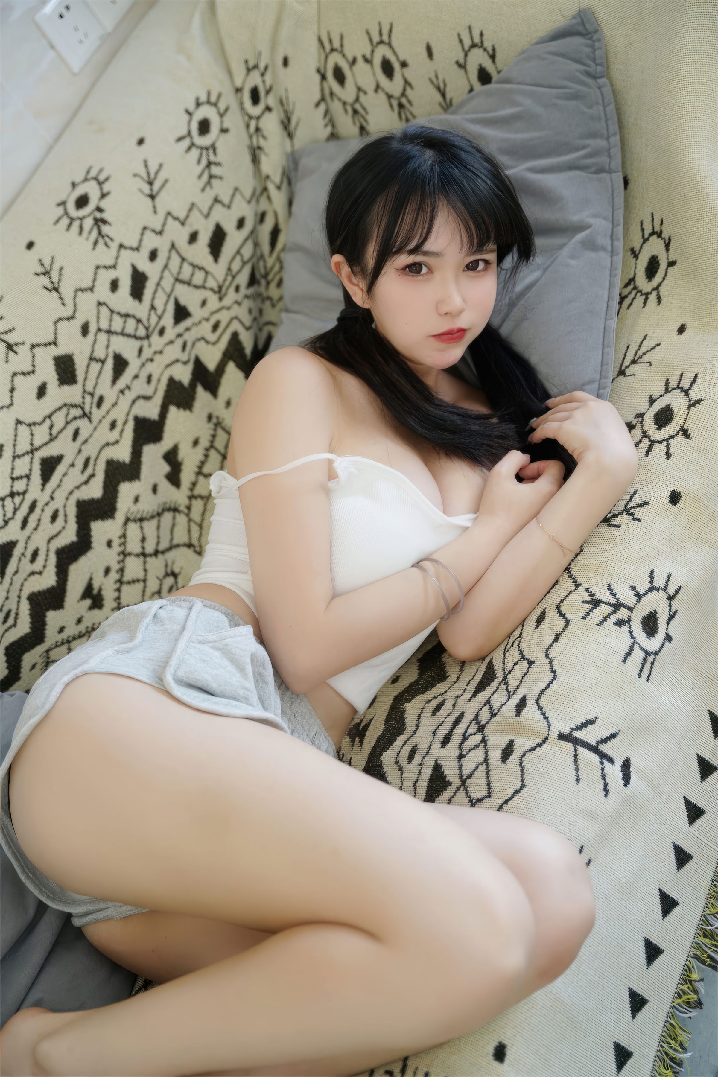 Tina rất quyến rũ lắm, áo dây trắng pure desire 27P