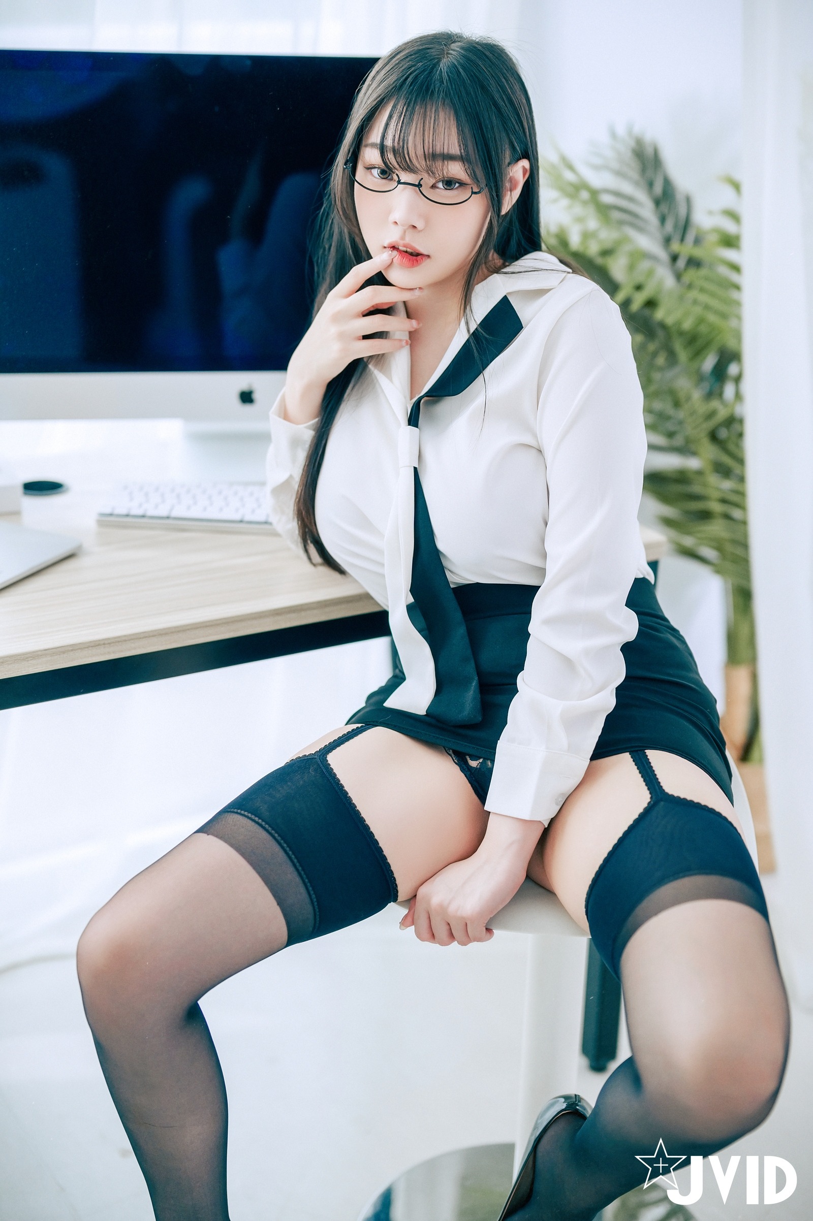 [JVID] 苡昕Slivia - 超巨乳女秘書 159P