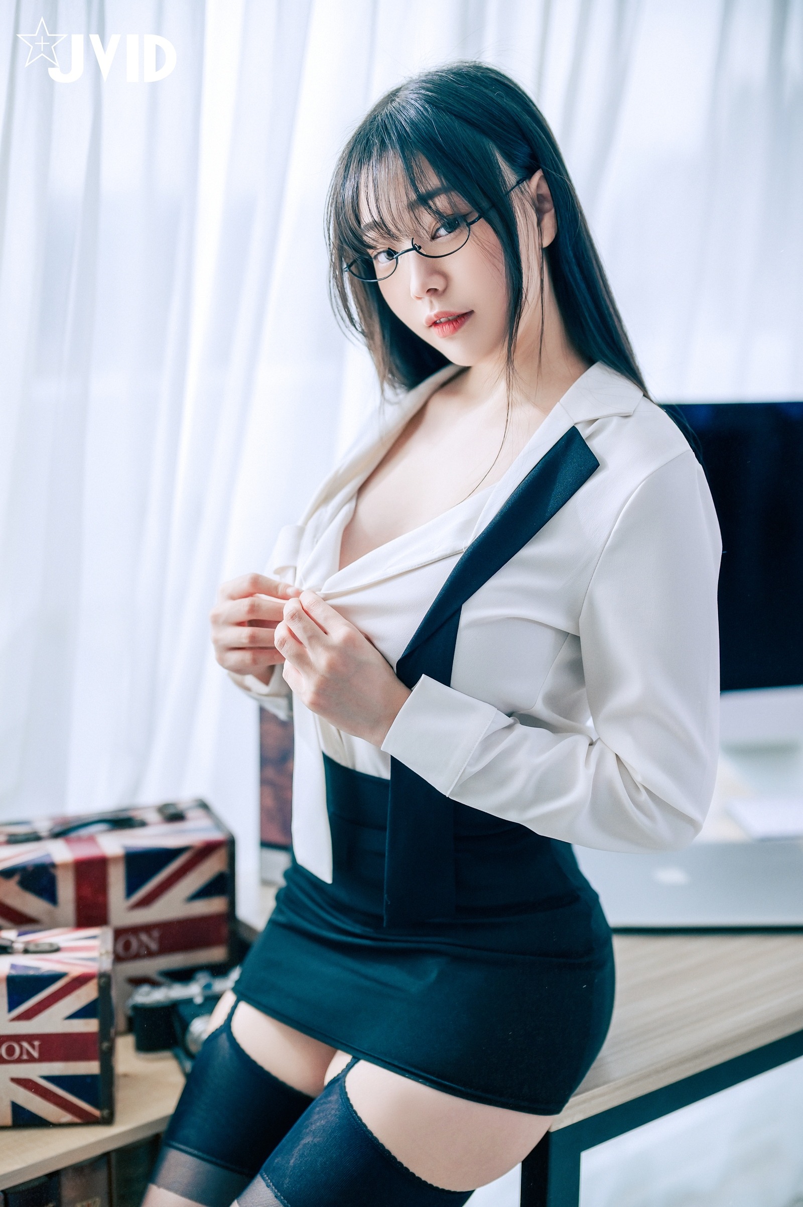 [JVID] 苡昕Slivia - 超巨乳女秘書 159P