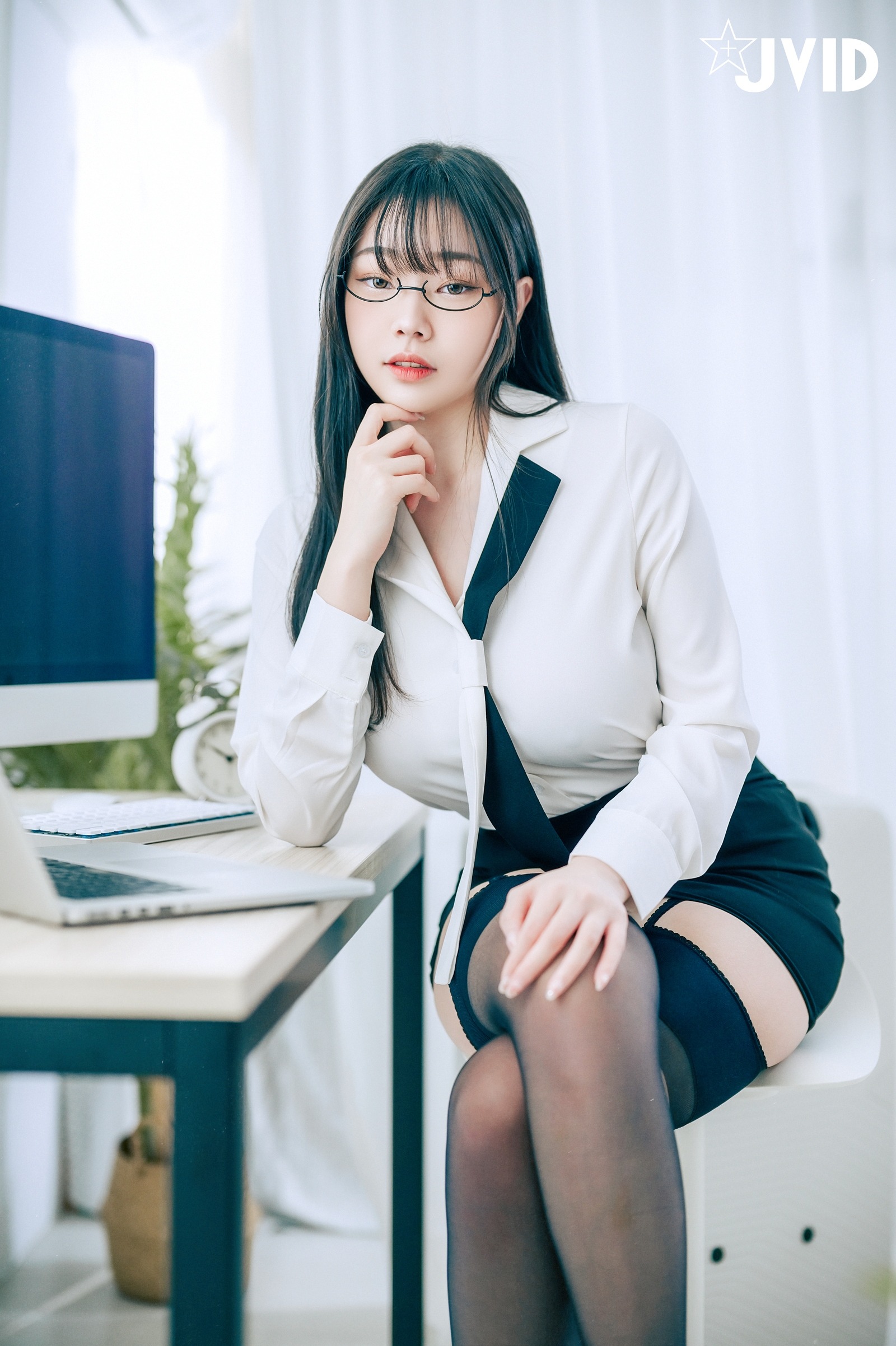 [JVID] 苡昕Slivia - 超巨乳女秘書 159P