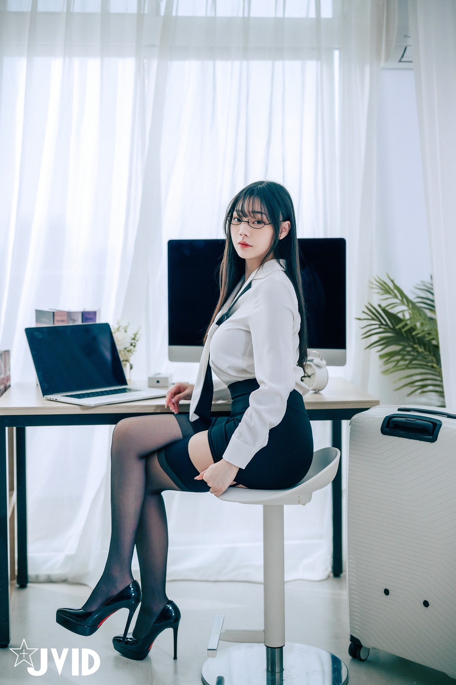 [JVID] 苡昕Slivia - 超巨乳女秘書 159P