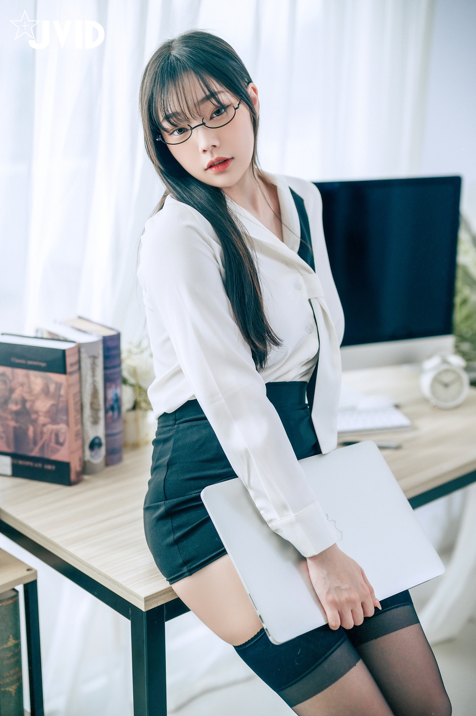 [JVID] 苡昕Slivia - 超巨乳女秘書 159P