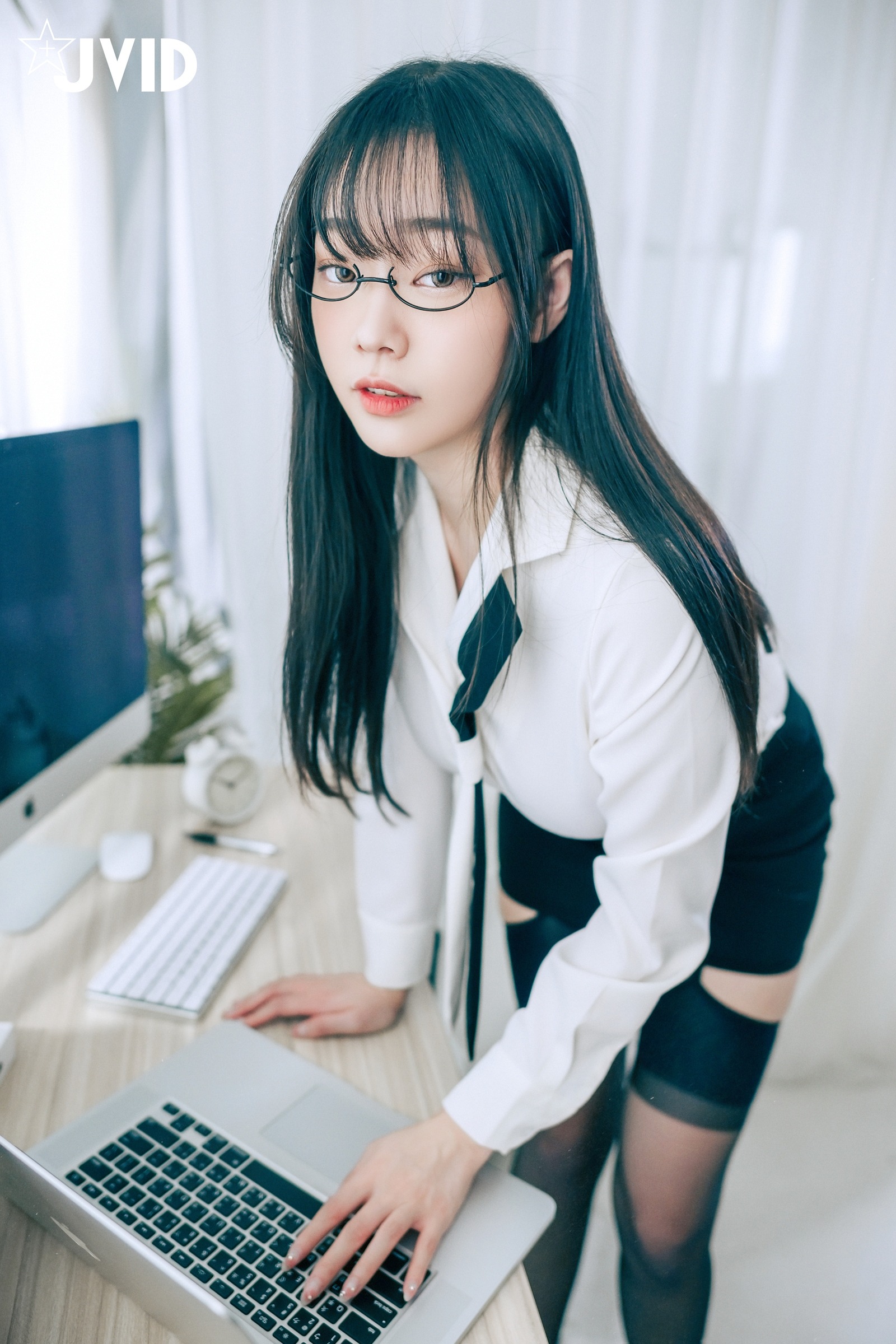 [JVID] 苡昕Slivia - 超巨乳女秘書 159P