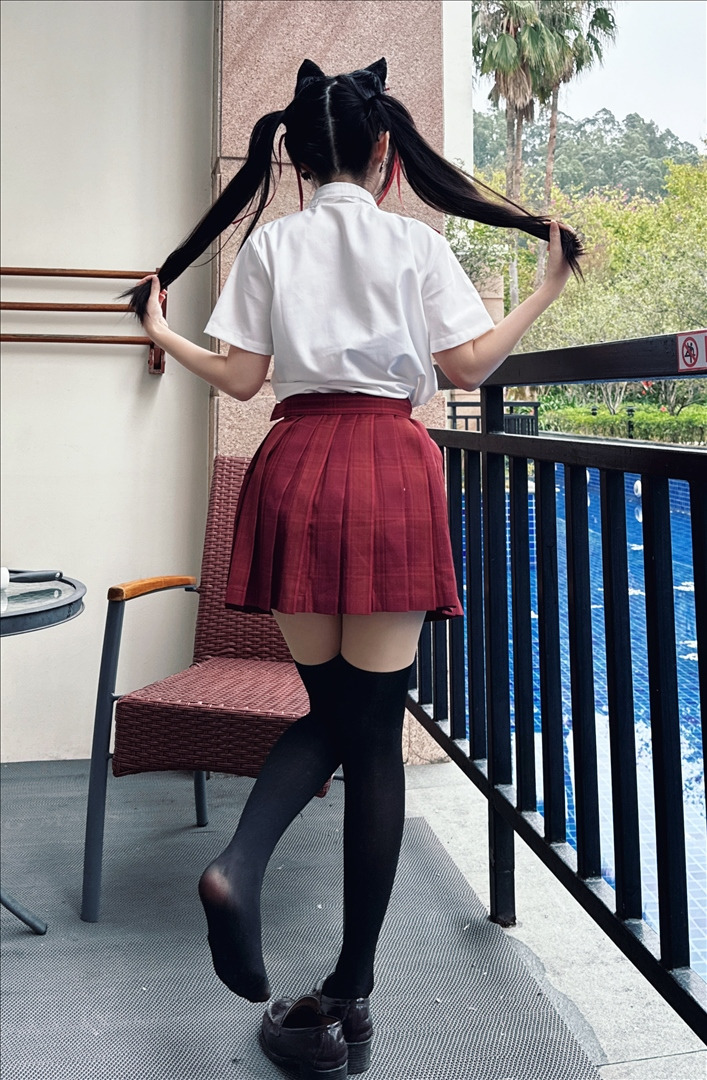 不呆猫 - 温泉双马尾JK [22P1V-250MB] 20240630b
