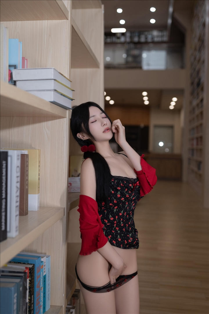 鱼子酱Fish – 图书馆 [82P-666M] 20240704s