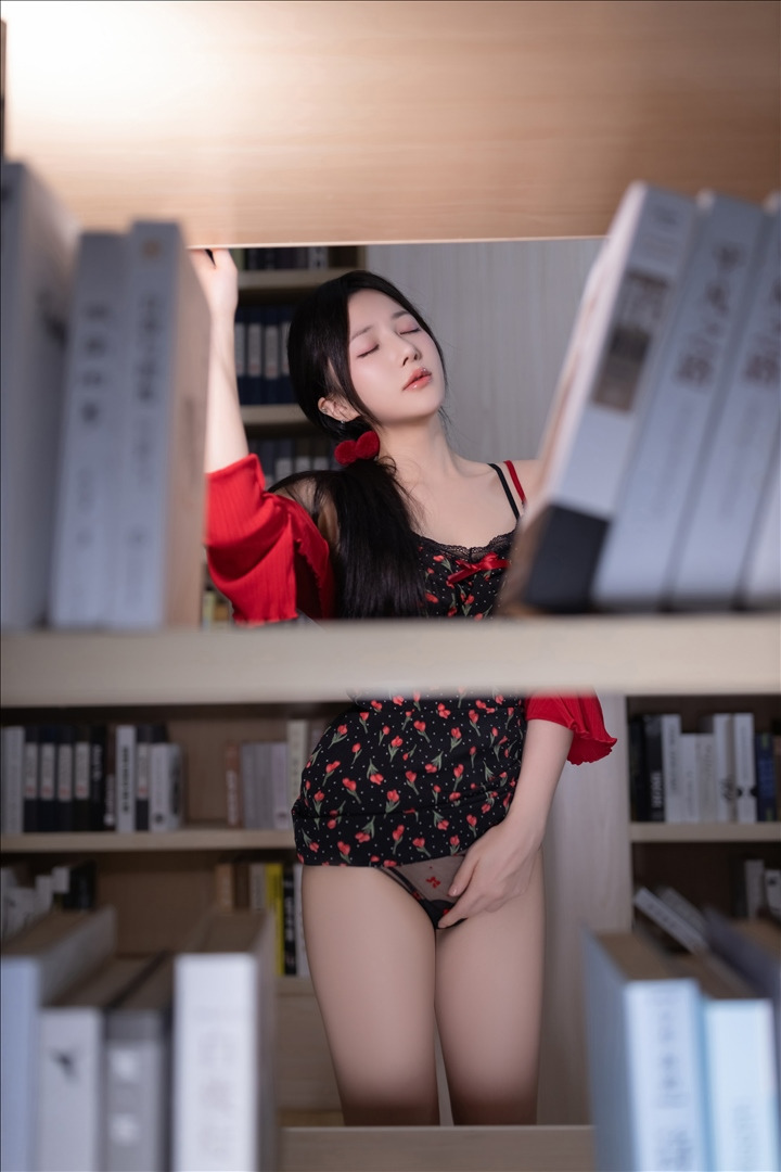 鱼子酱Fish – 图书馆 [82P-666M] 20240704s