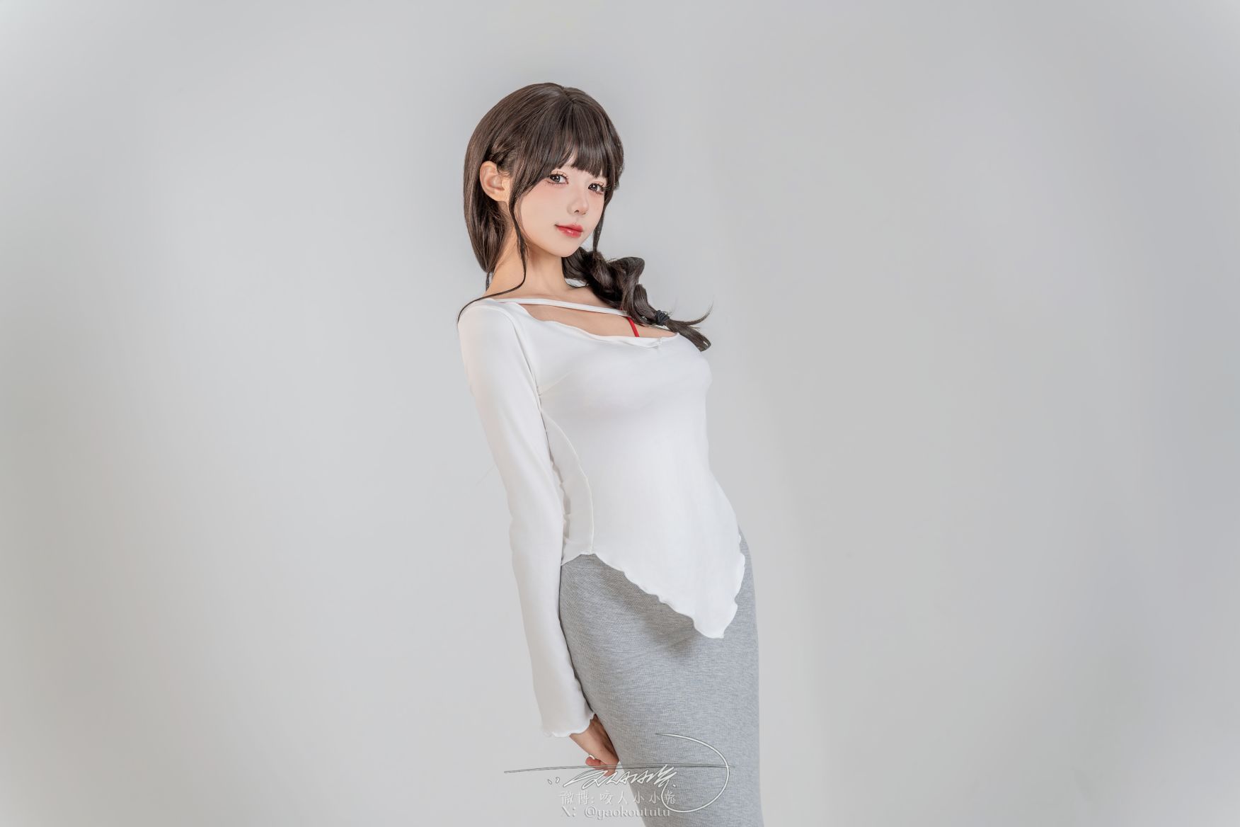 咬人小小兔 黏黏团子兔 - ผลงานเดือนมิถุนายน『แคล็ปซิ่นพิ้งกัน』79P+1V ควีน การ์ด [80P1V-934MB
