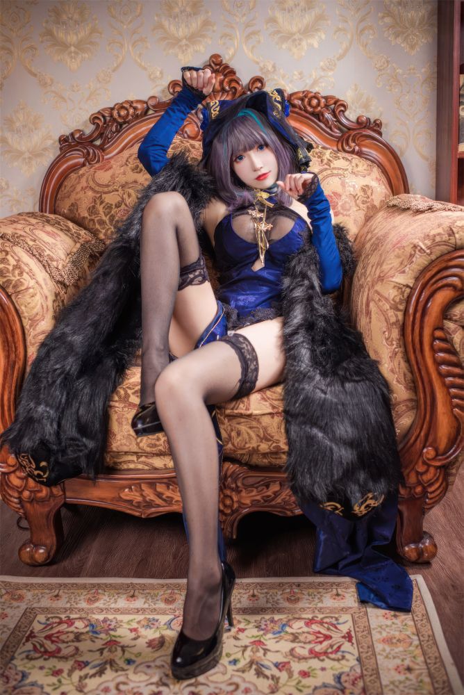 Coser Yiyi - Azur Lane Cheshire Qipao