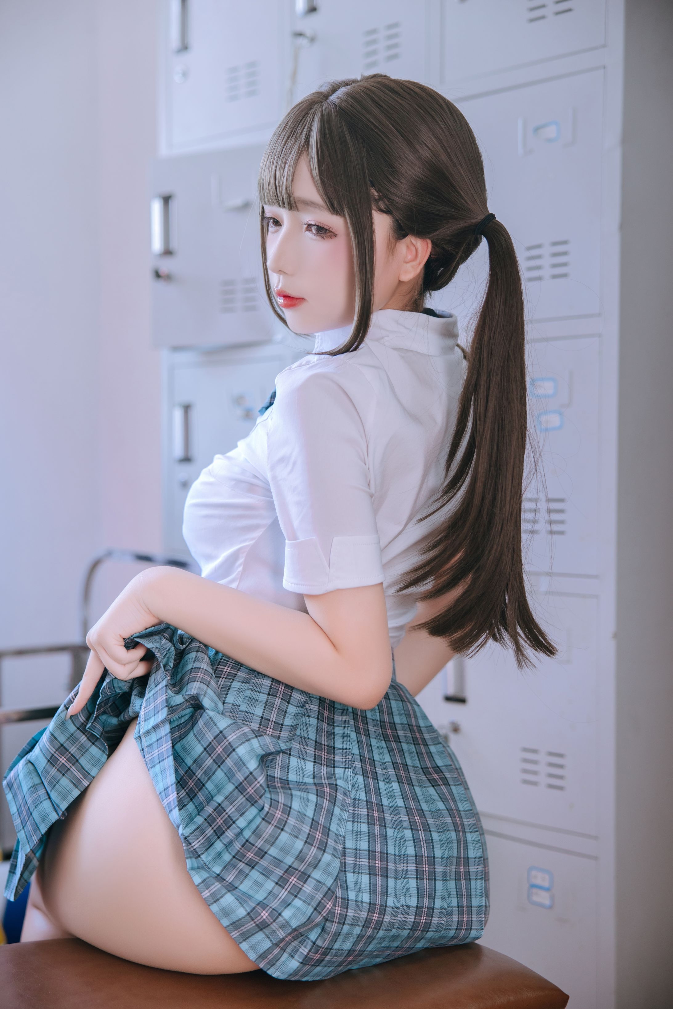 Nhật Nại Giao Phòng Thay Đồ 195P