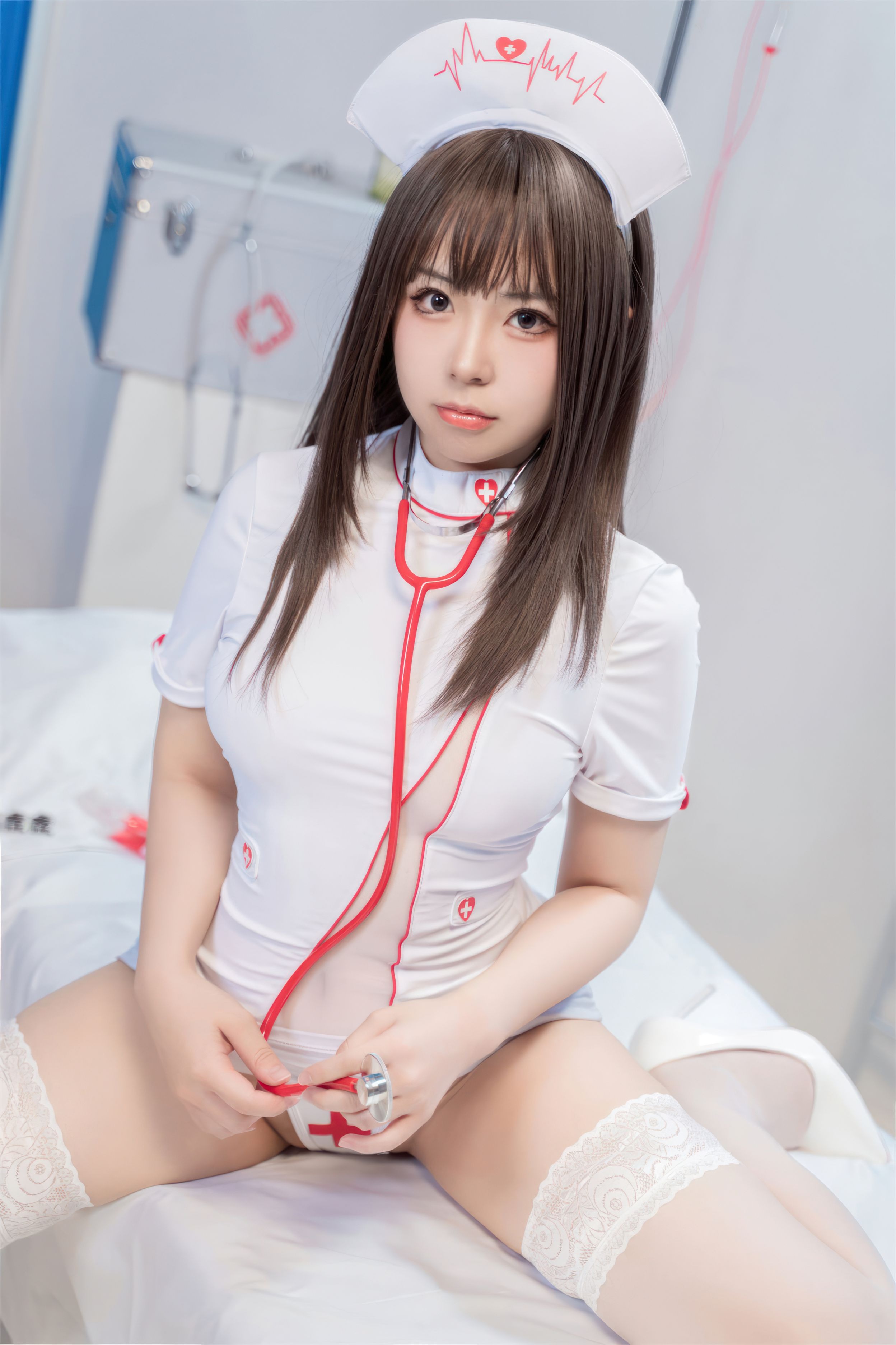 虎森森 触白护士 60P