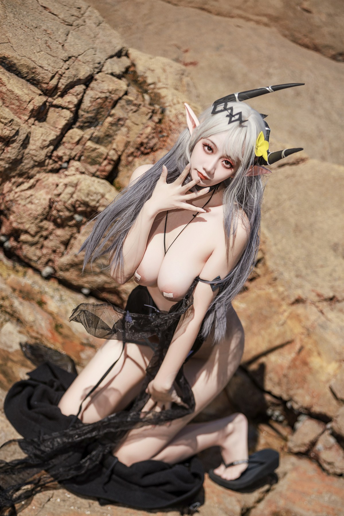 阿雪雪 泥岩泳装 Mud Rock Swimsuit